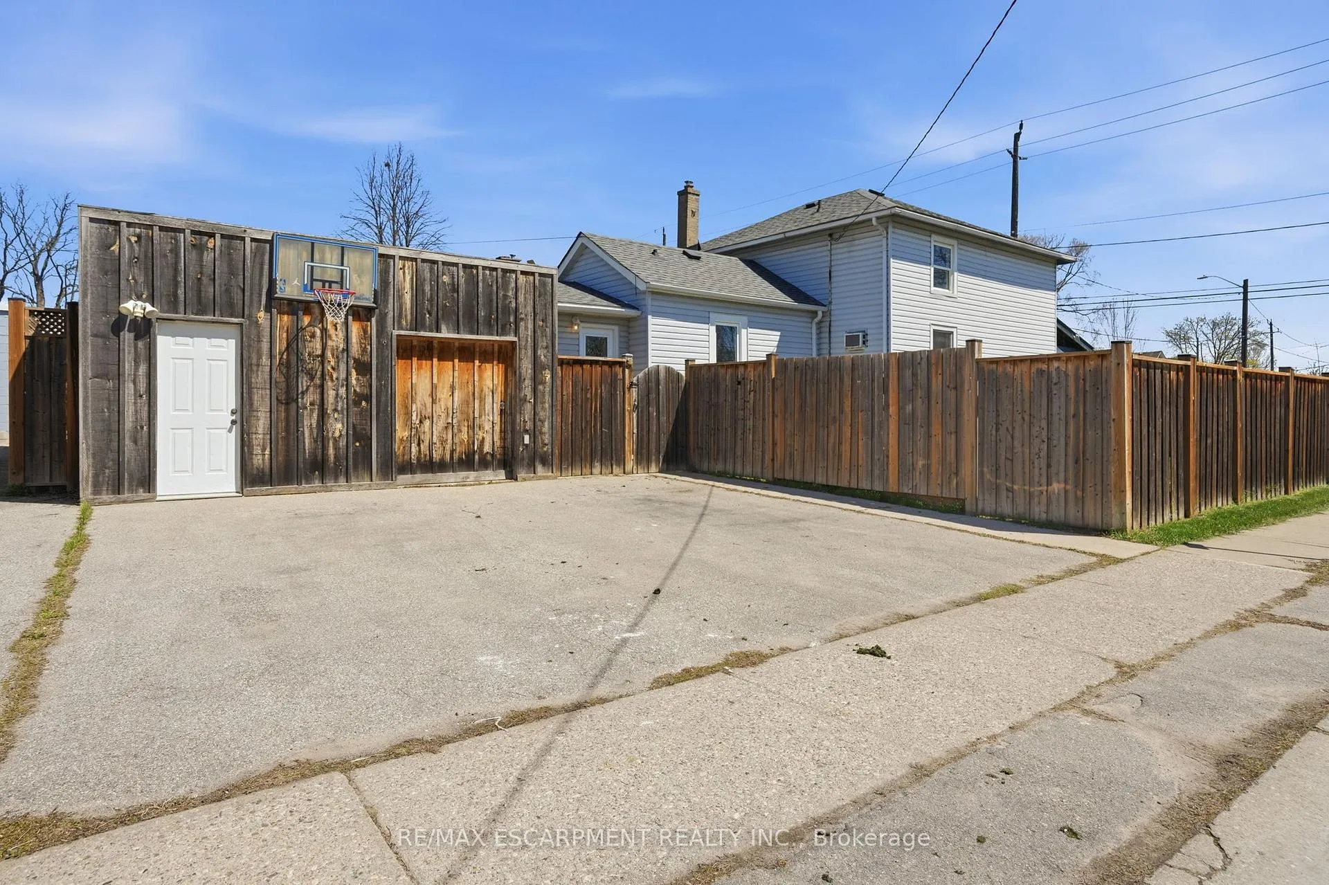 Photo 45 of 73 Sherwood Drive, Brantford — HOMEH