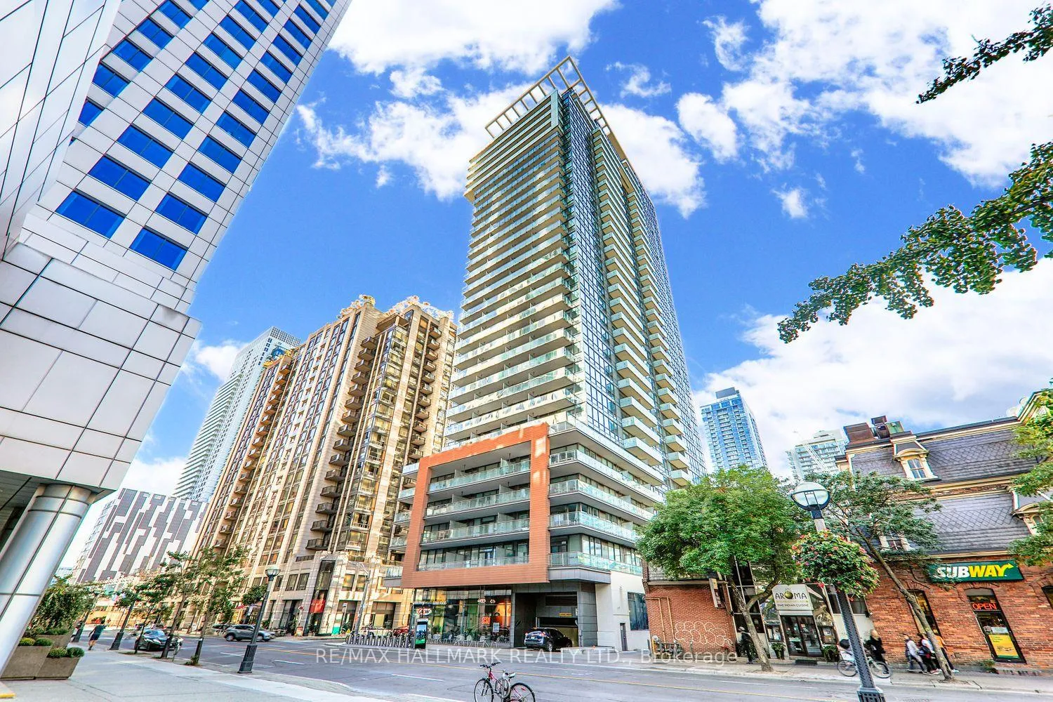 Photo 1 of Unit 901, 8 Mercer Street, Toronto, Waterfront Communities — HOMEH