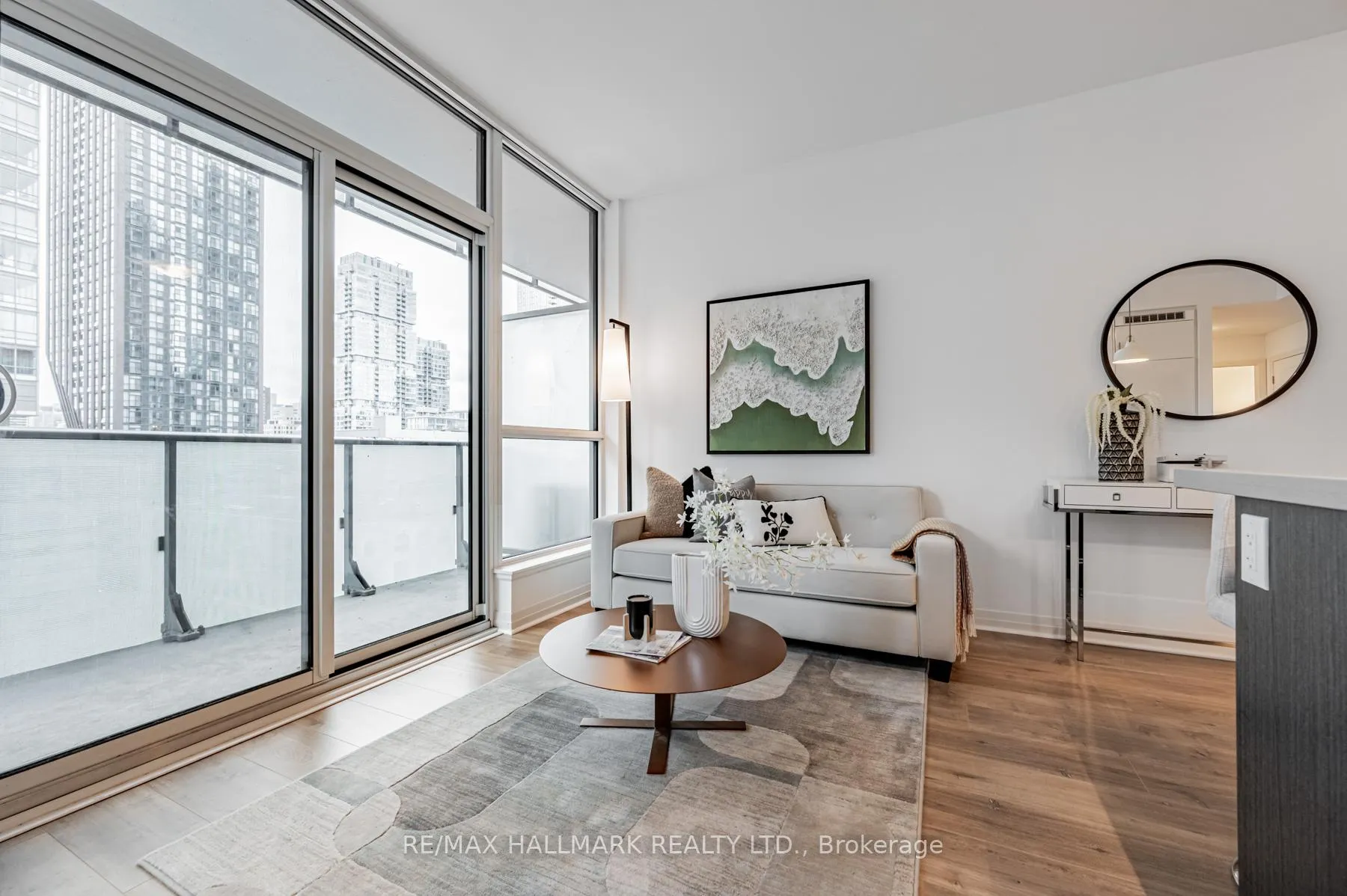 Photo 9 of Unit 901, 8 Mercer Street, Toronto, Waterfront Communities — HOMEH