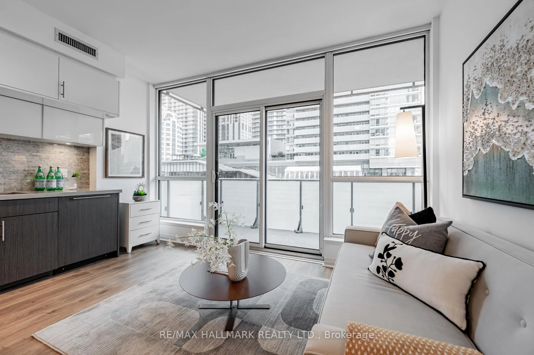 Photo 10 of Unit 901, 8 Mercer Street, Toronto, Waterfront Communities — HOMEH