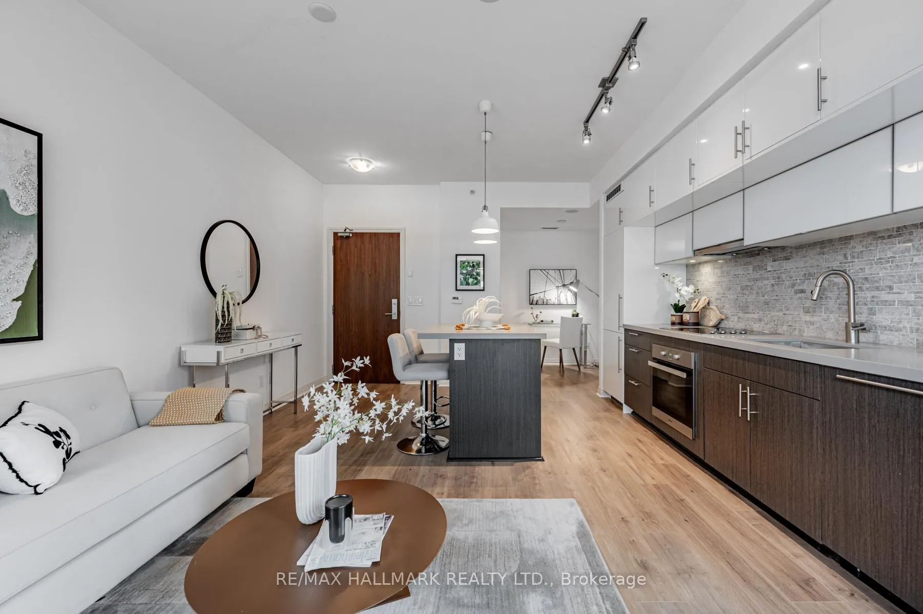 Photo 12 of Unit 901, 8 Mercer Street, Toronto, Waterfront Communities — HOMEH