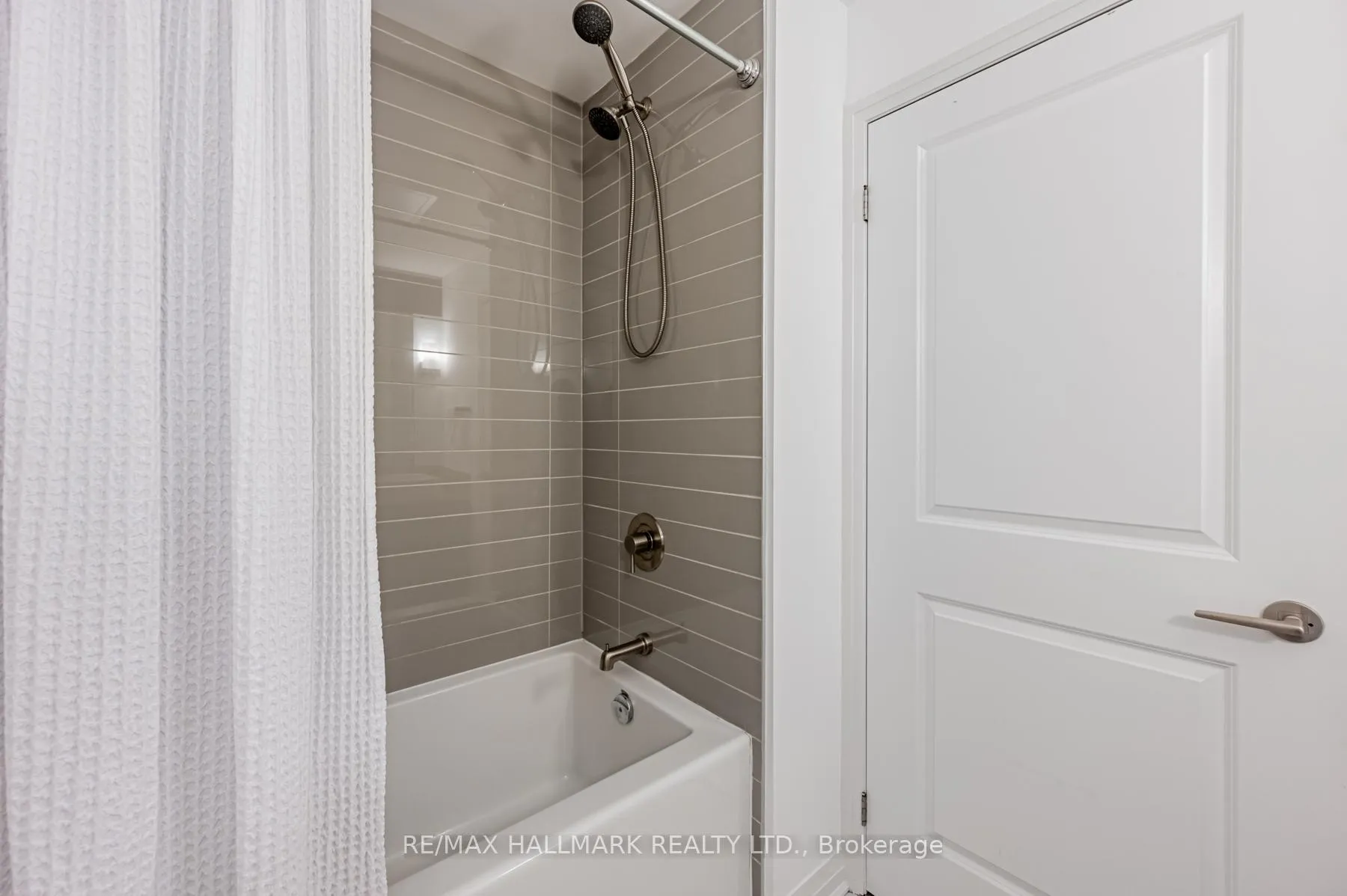Photo 17 of Unit 901, 8 Mercer Street, Toronto, Waterfront Communities — HOMEH