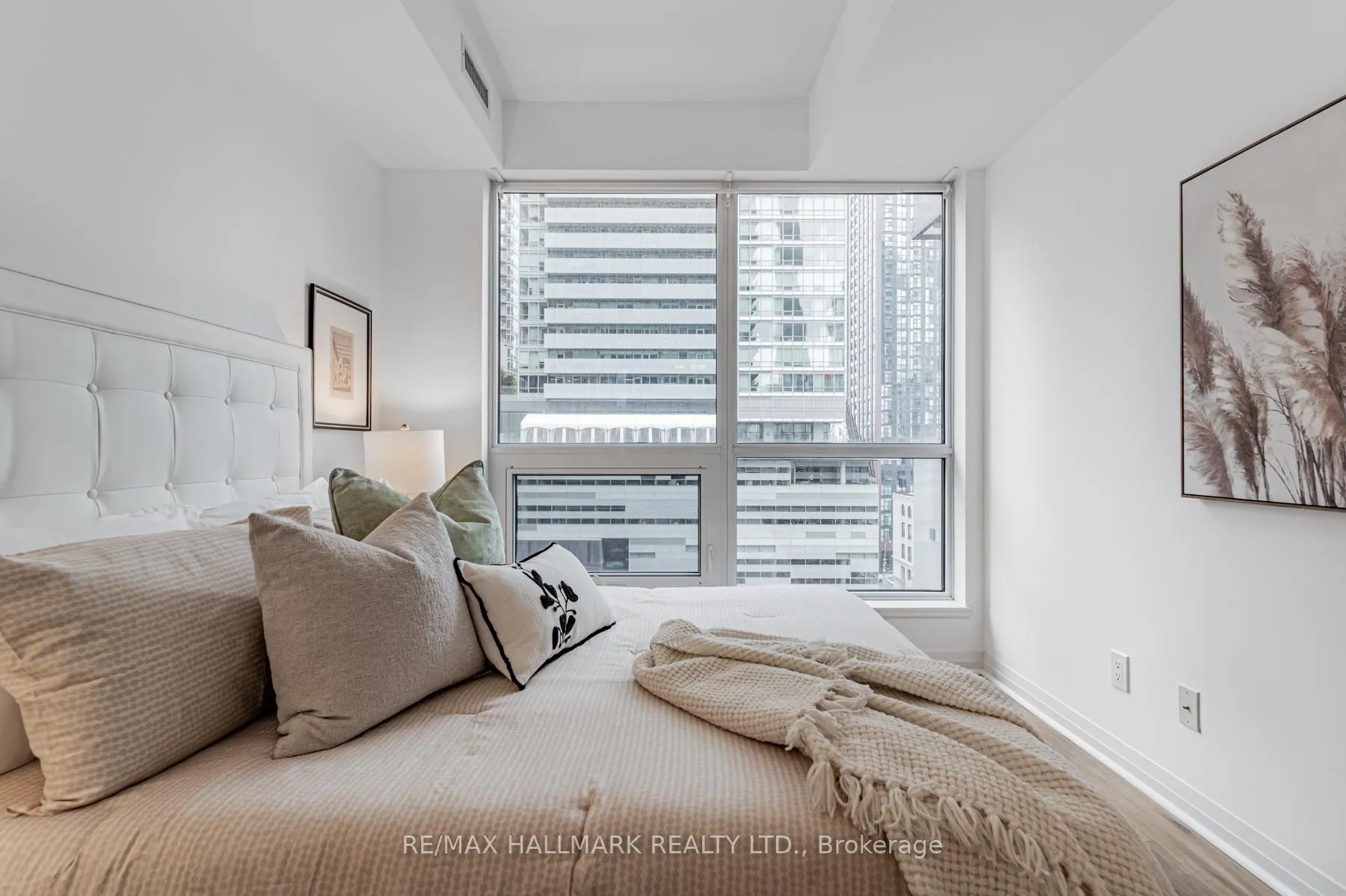 Photo 19 of Unit 901, 8 Mercer Street, Toronto, Waterfront Communities — HOMEH
