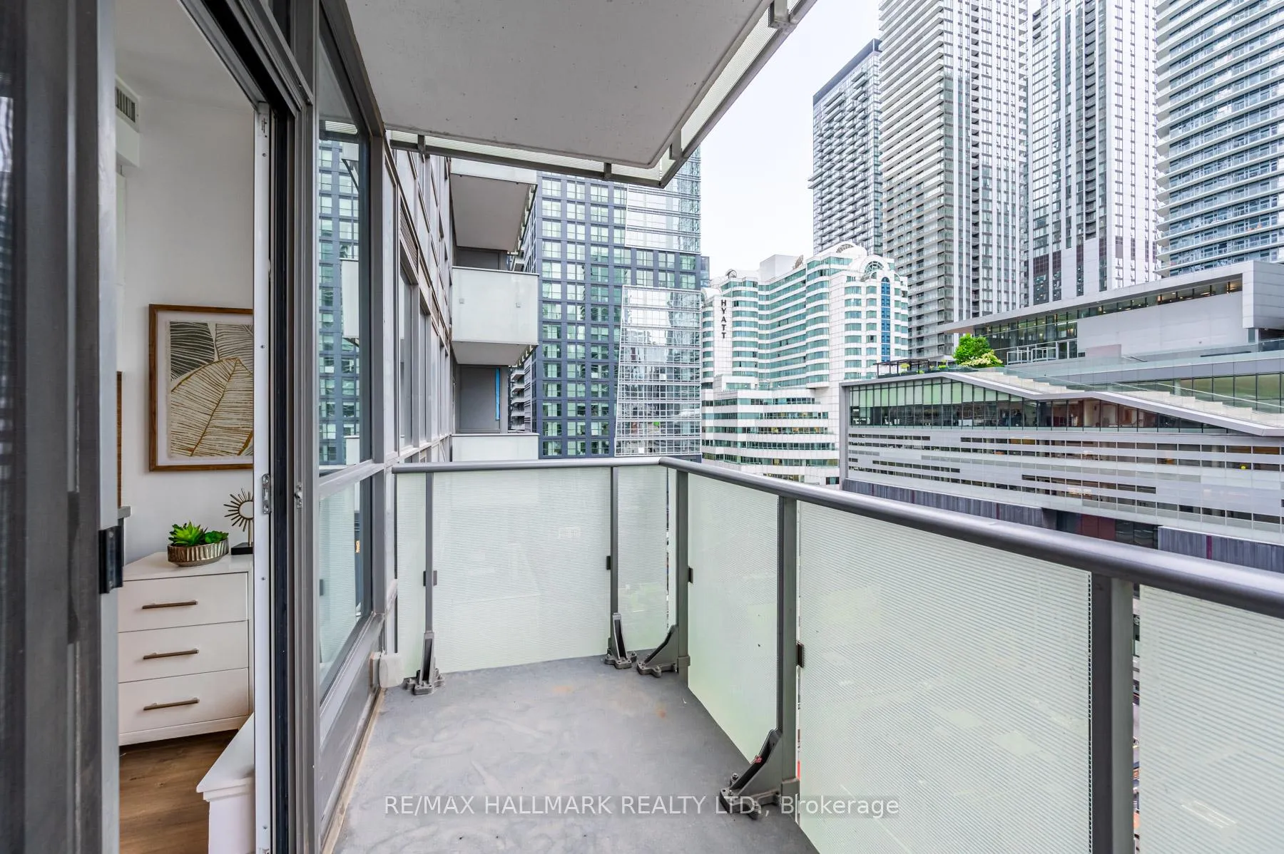 Photo 23 of Unit 901, 8 Mercer Street, Toronto, Waterfront Communities — HOMEH