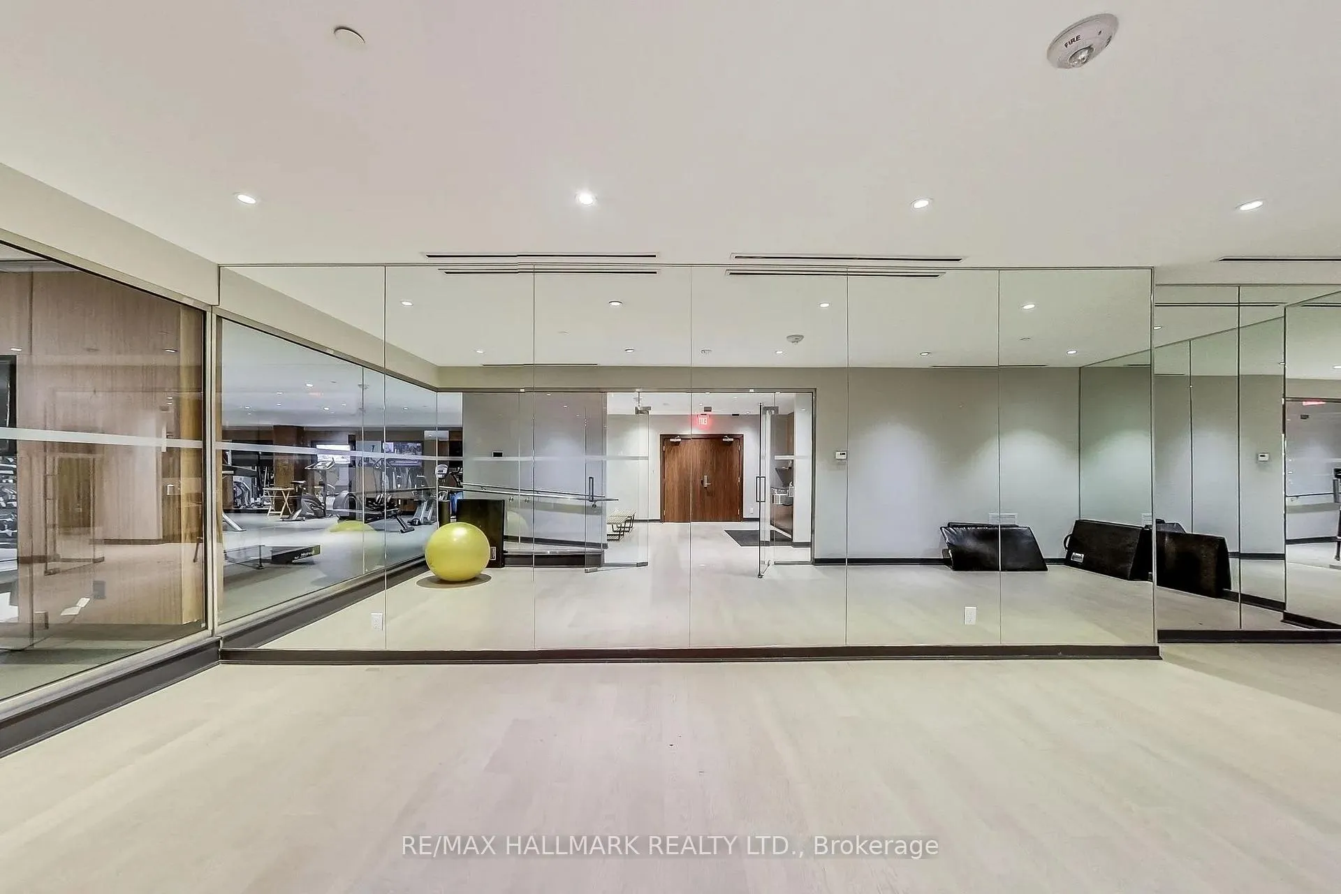 Photo 27 of Unit 901, 8 Mercer Street, Toronto, Waterfront Communities — HOMEH
