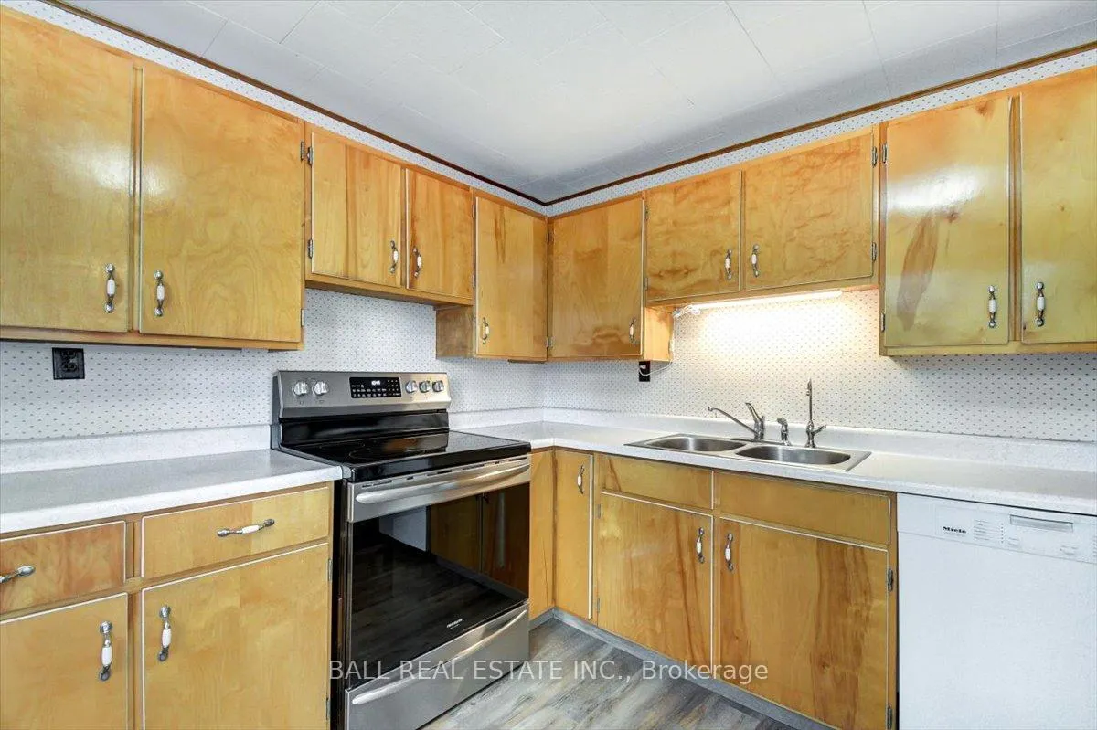 Photo 3 of 27435 Highway 28, Bancroft, Bancroft Ward — HOMEH