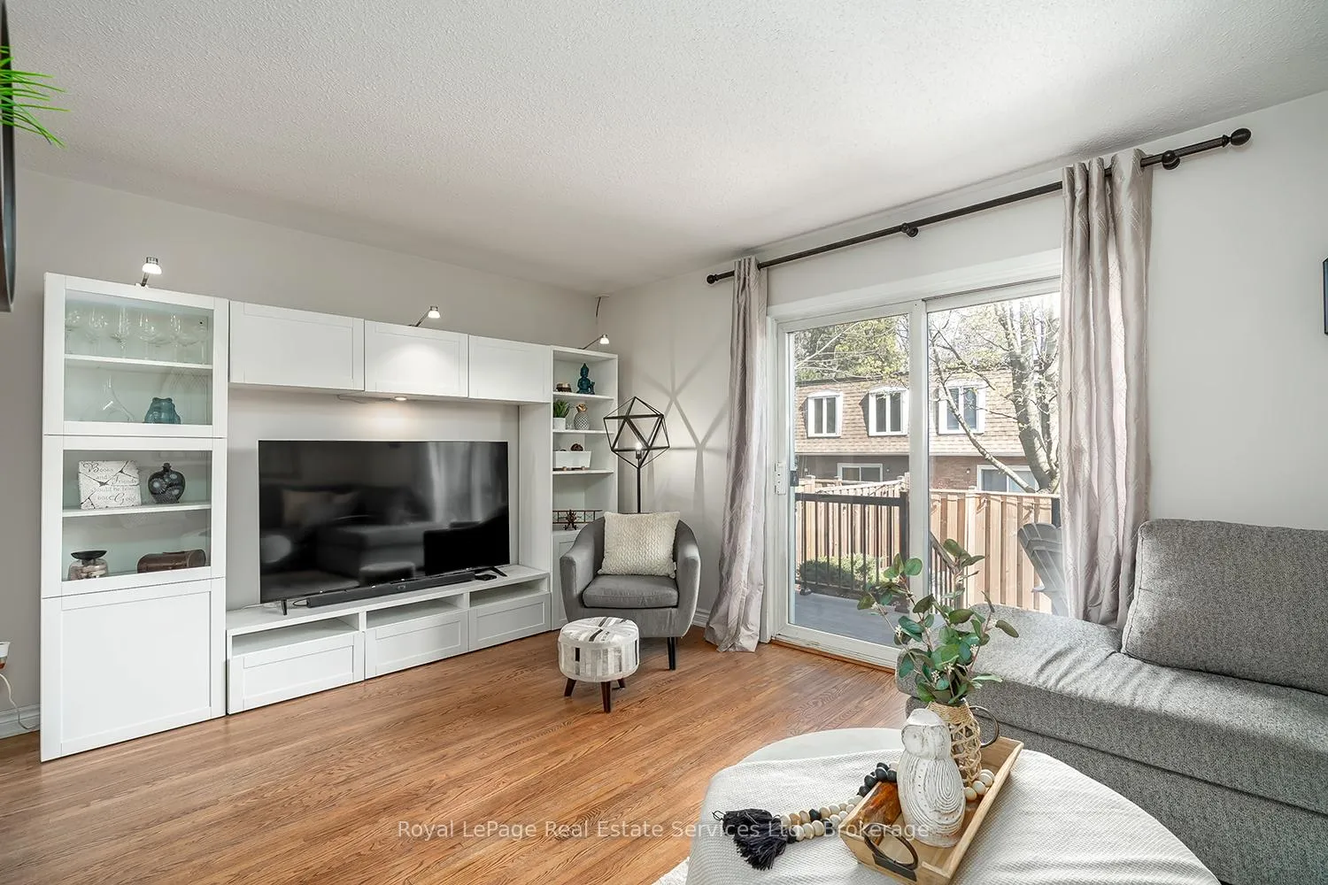 Photo 3 of 1573 Westminster Place, Burlington, Mountainside — HOMEH