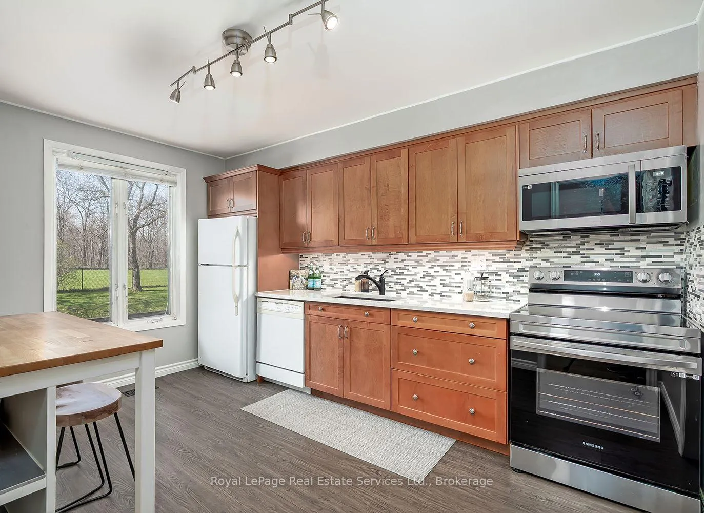 Photo 9 of 1573 Westminster Place, Burlington, Mountainside — HOMEH