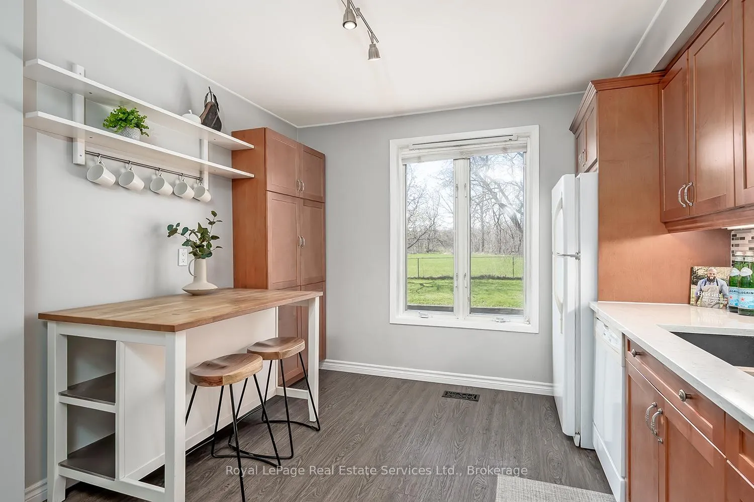 Photo 10 of 1573 Westminster Place, Burlington, Mountainside — HOMEH