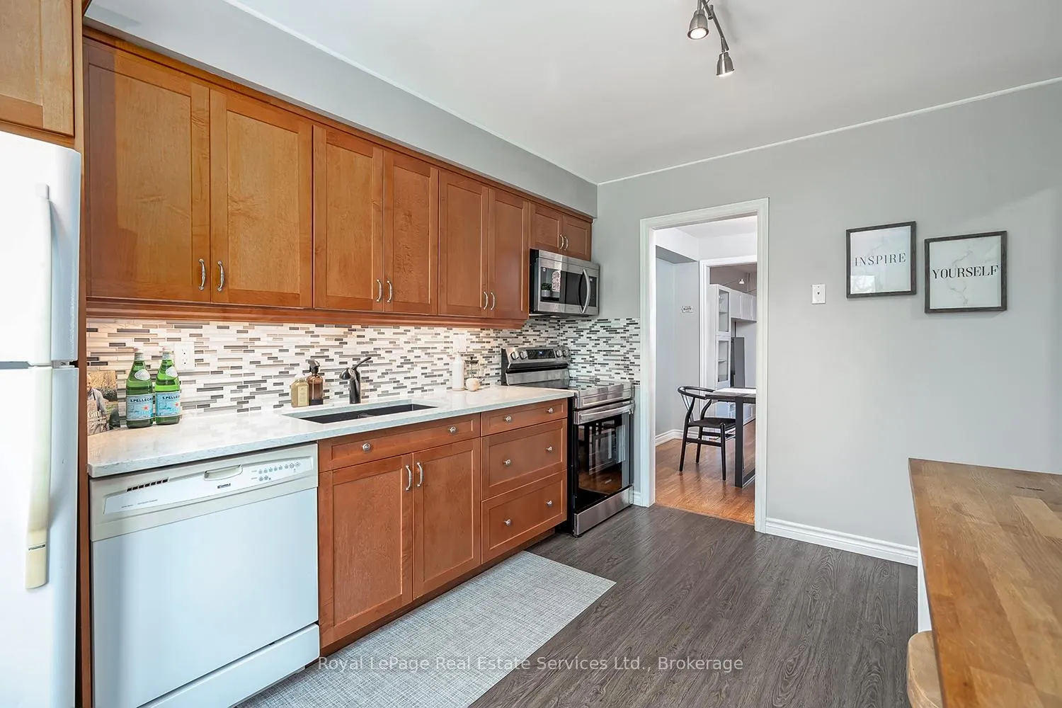 Photo 11 of 1573 Westminster Place, Burlington, Mountainside — HOMEH