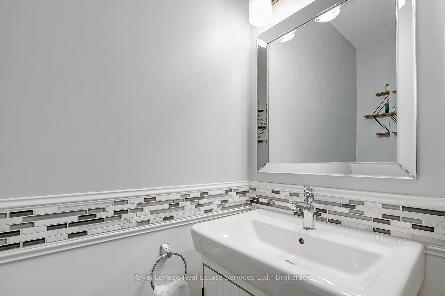 Photo 14 of 1573 Westminster Place, Burlington, Mountainside — HOMEH