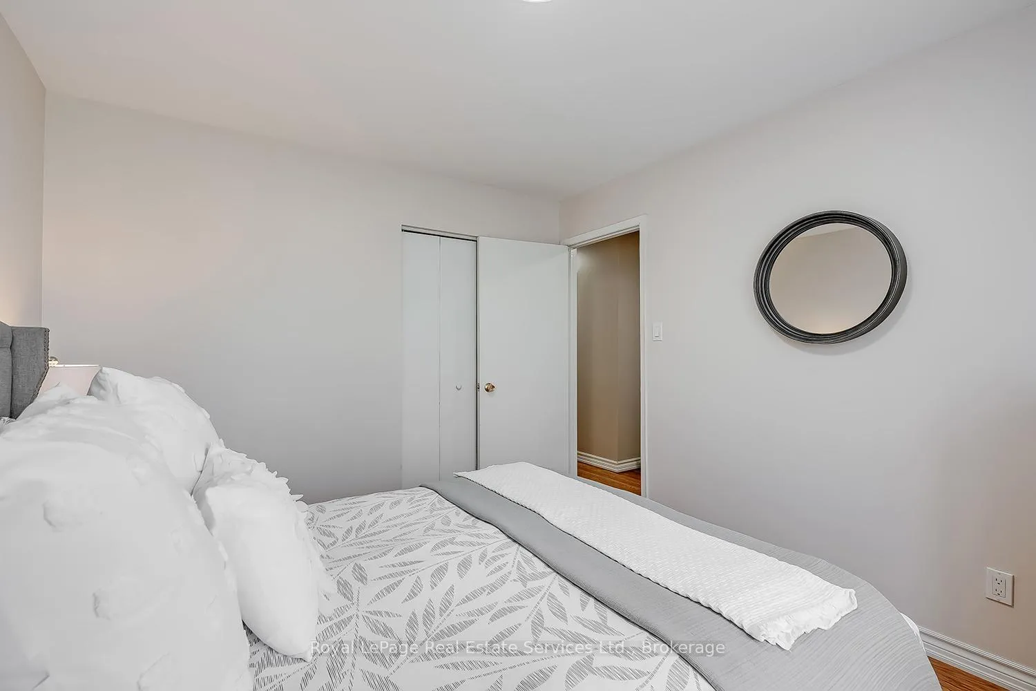 Photo 17 of 1573 Westminster Place, Burlington, Mountainside — HOMEH