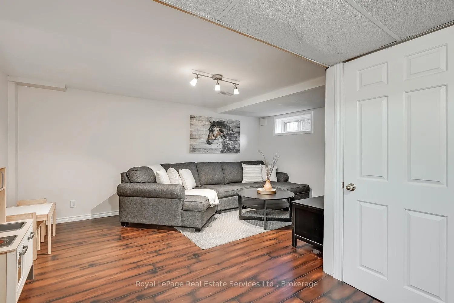Photo 23 of 1573 Westminster Place, Burlington, Mountainside — HOMEH