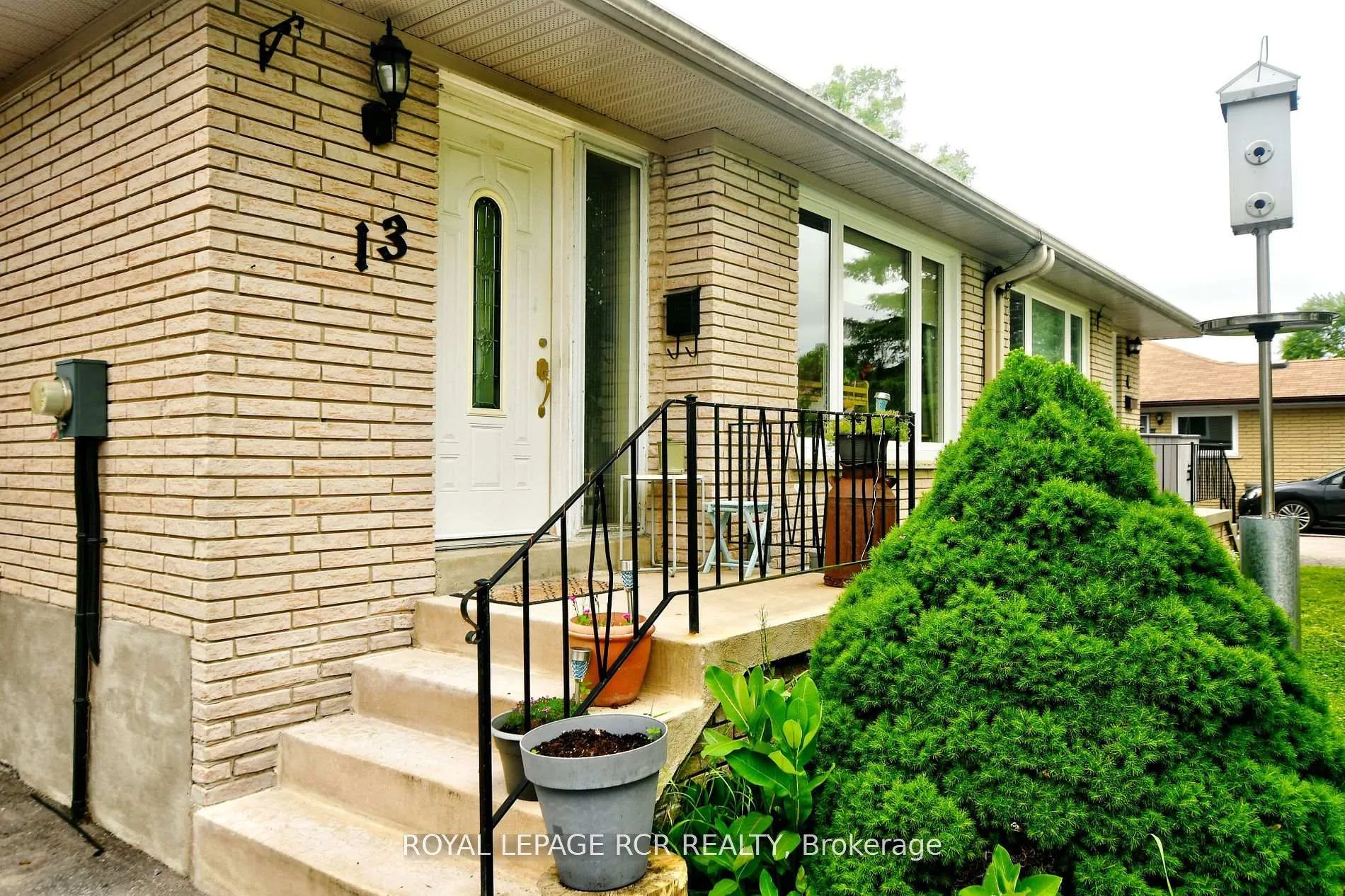 Photo 4 of 13 McDonald Drive, Aurora, Aurora Heights — HOMEH