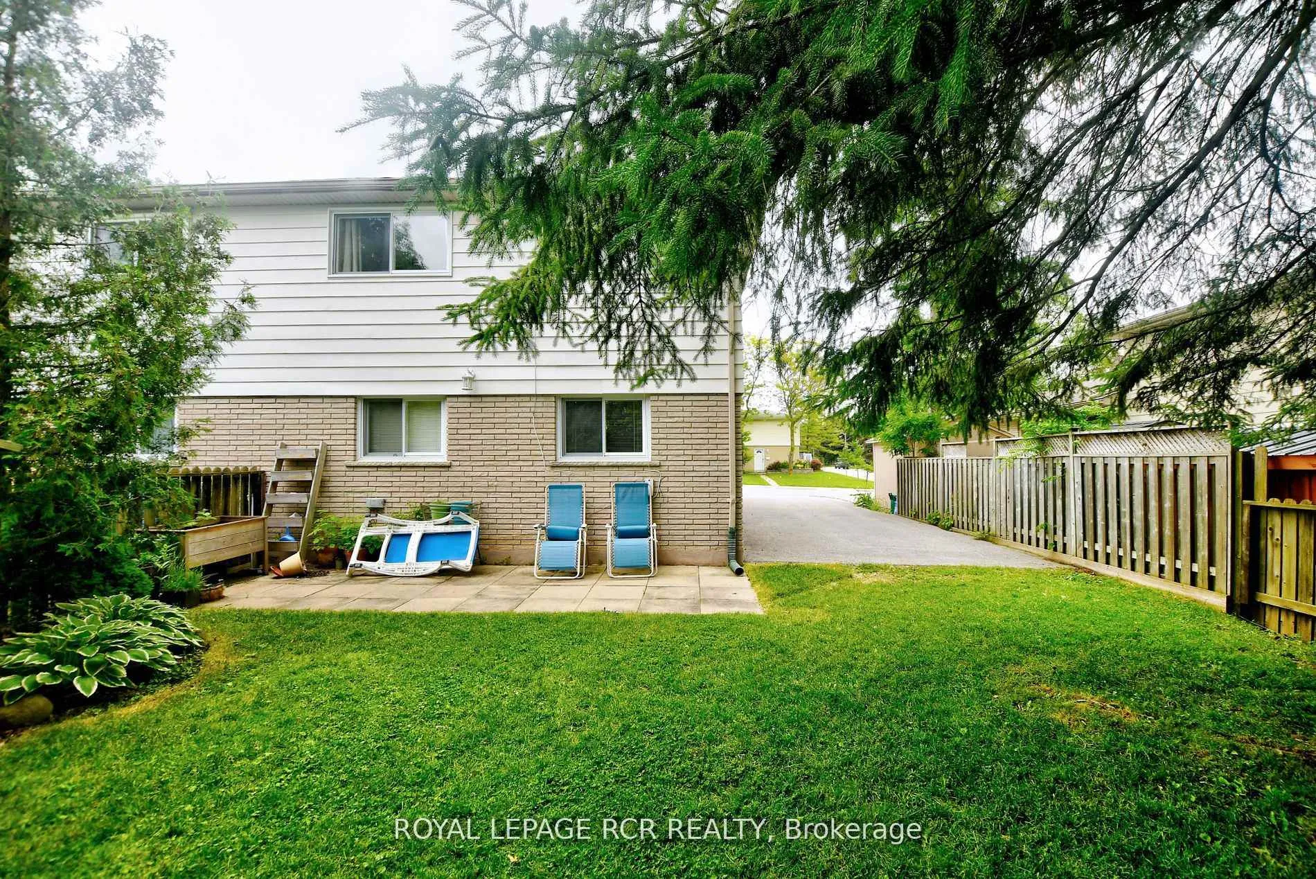 Photo 9 of 13 McDonald Drive, Aurora, Aurora Heights — HOMEH