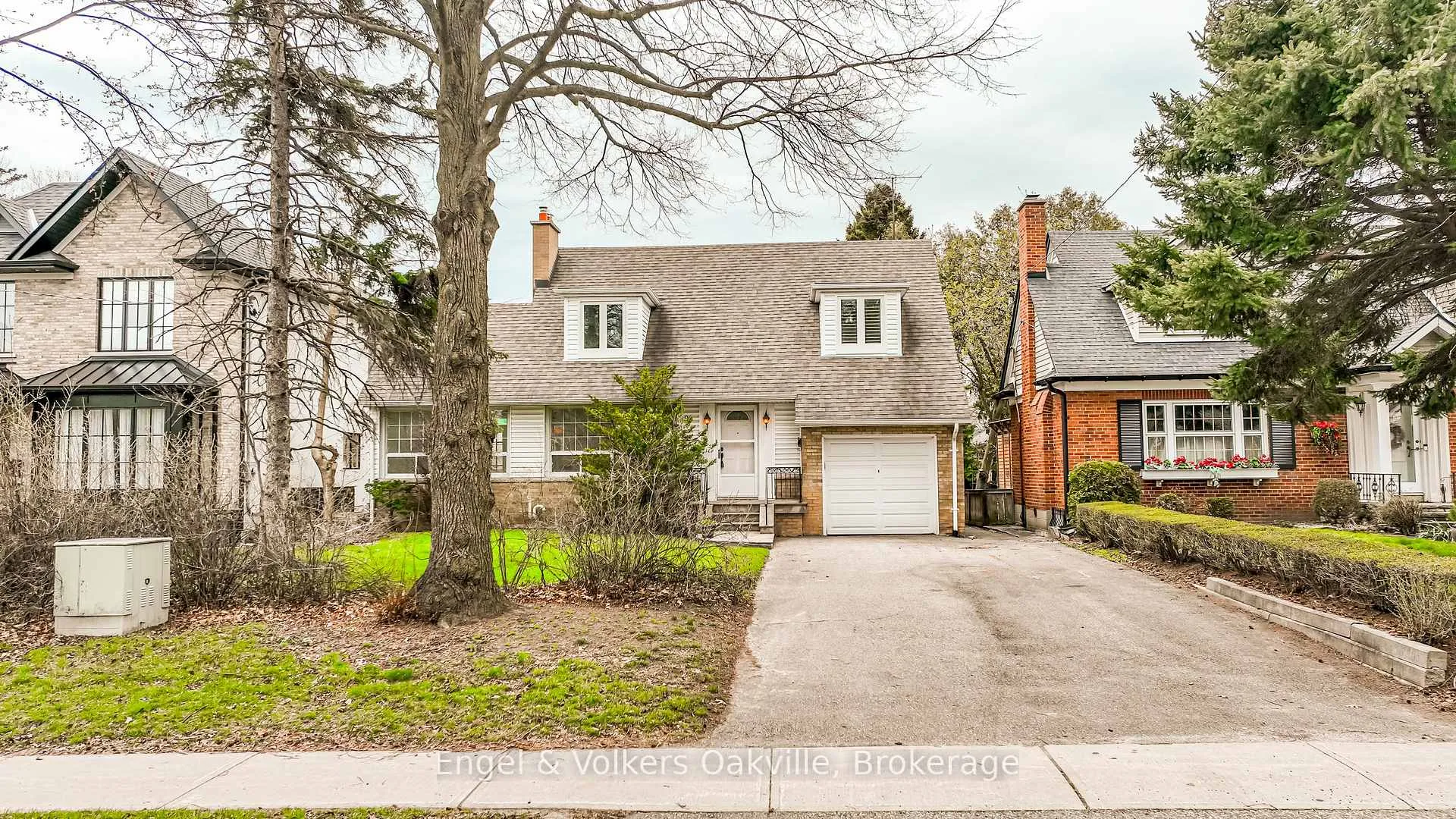 Photo 1 of 98 Prince Edward Drive S, Etobicoke, Stonegate-Queensway — HOMEH