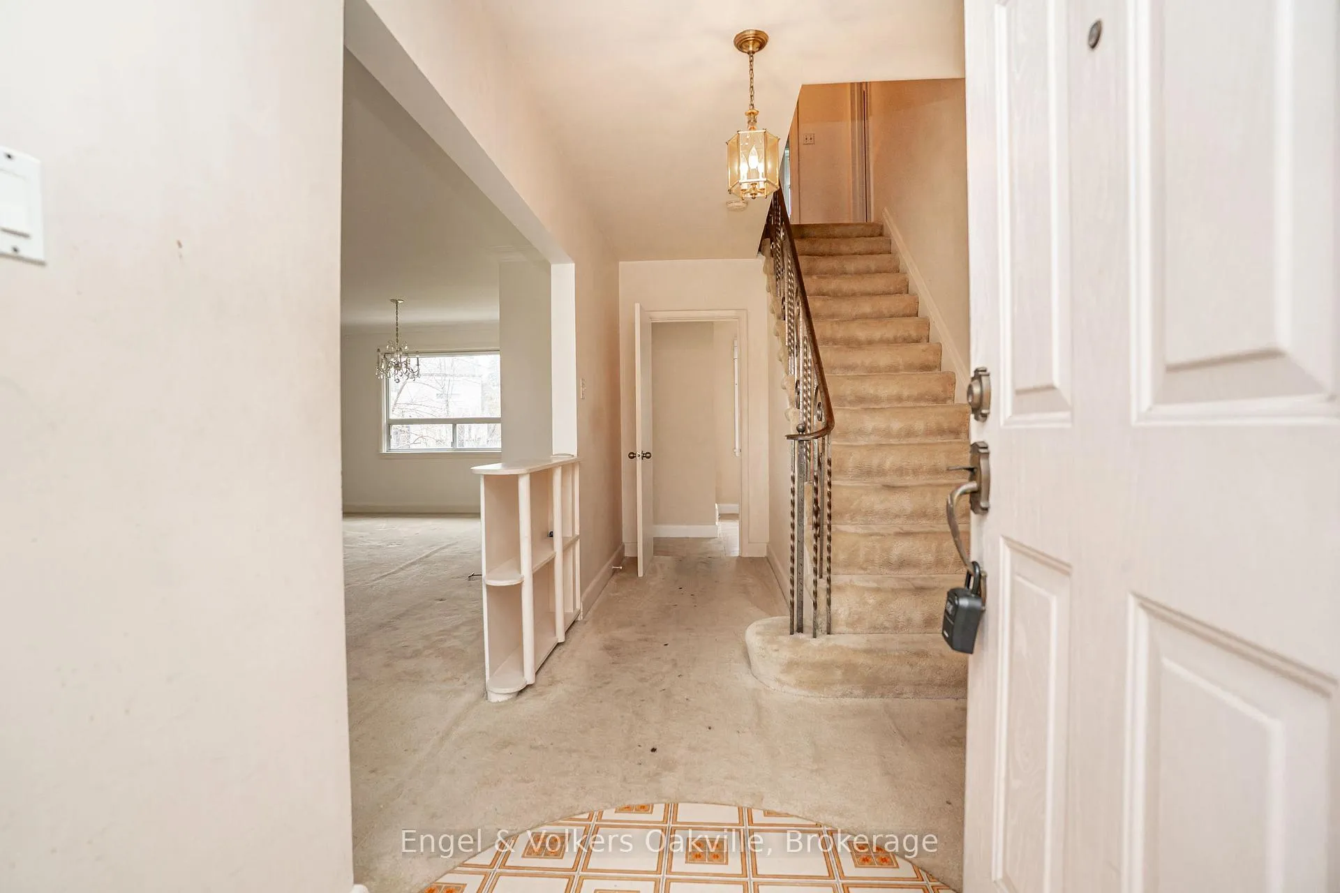 Photo 6 of 98 Prince Edward Drive S, Etobicoke, Stonegate-Queensway — HOMEH