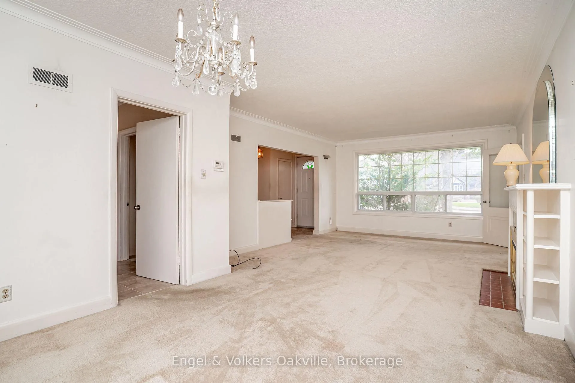 Photo 10 of 98 Prince Edward Drive S, Etobicoke, Stonegate-Queensway — HOMEH