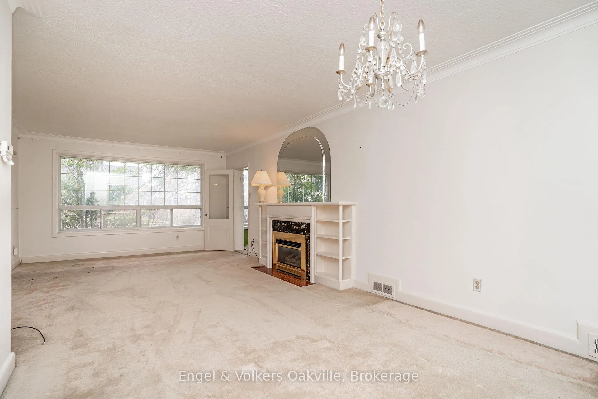 Photo 11 of 98 Prince Edward Drive S, Etobicoke, Stonegate-Queensway — HOMEH
