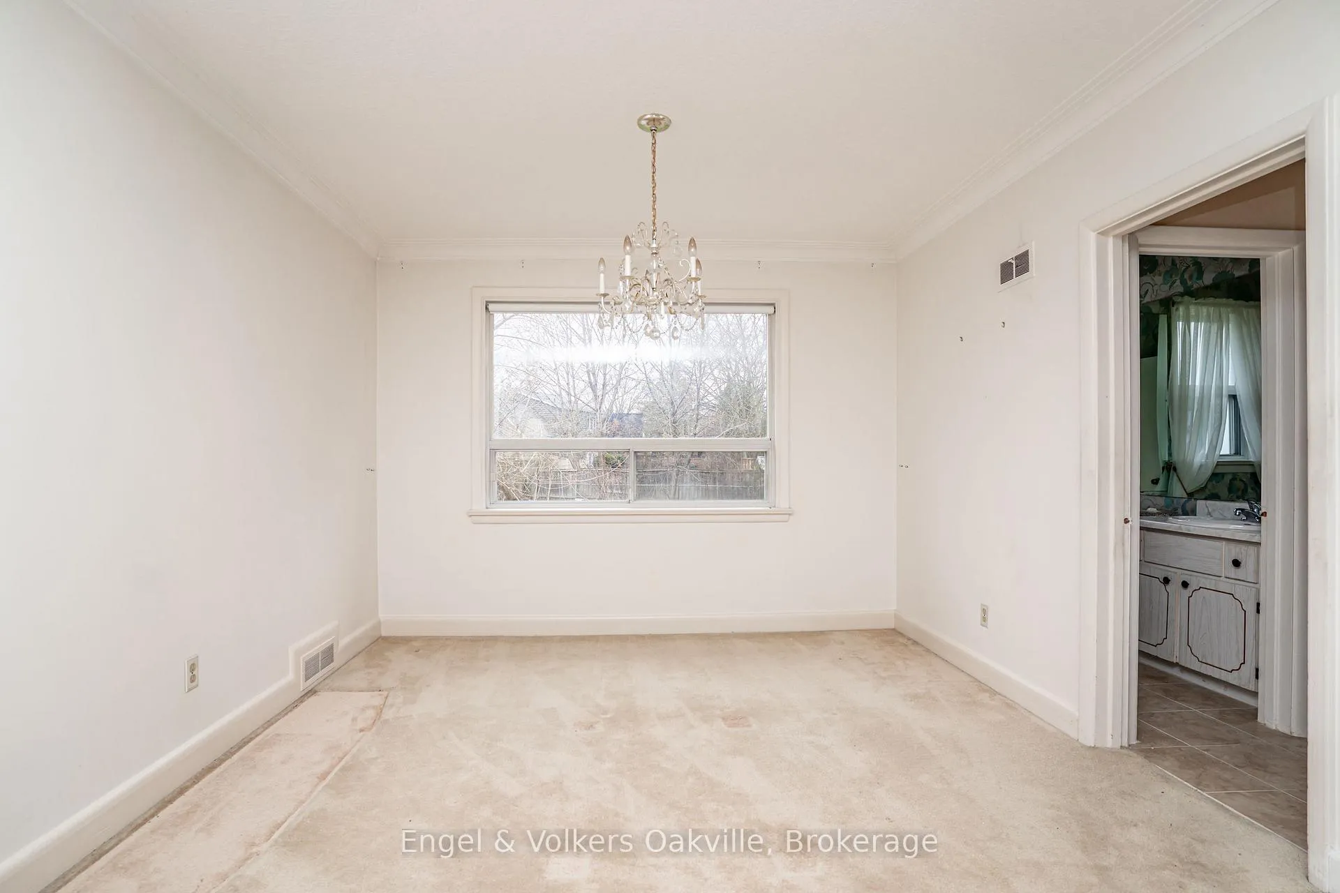 Photo 12 of 98 Prince Edward Drive S, Etobicoke, Stonegate-Queensway — HOMEH