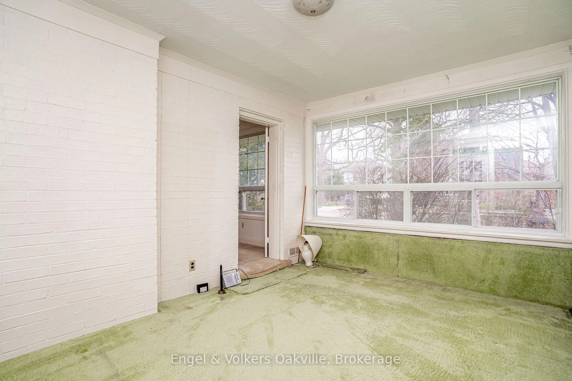 Photo 15 of 98 Prince Edward Drive S, Etobicoke, Stonegate-Queensway — HOMEH