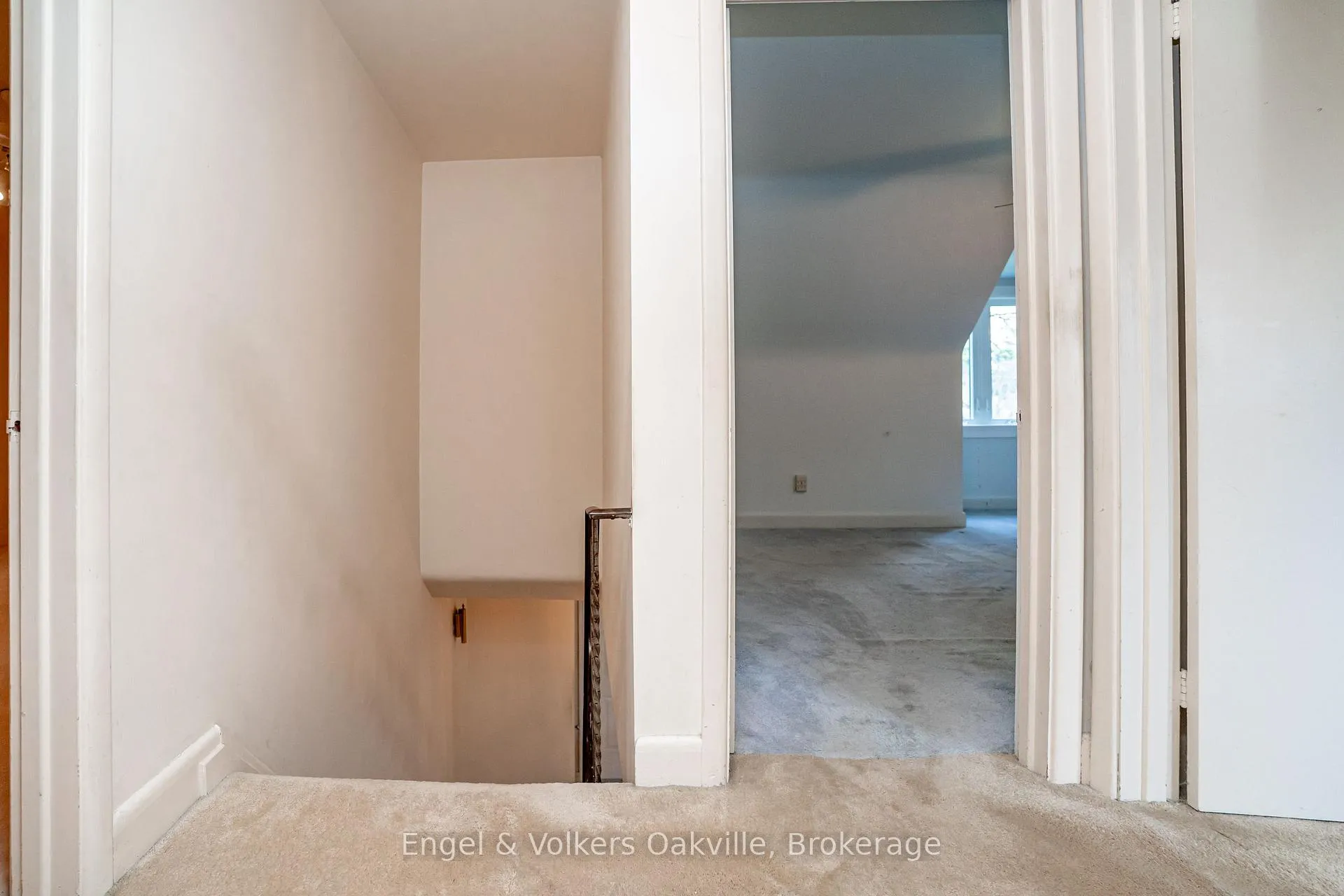 Photo 22 of 98 Prince Edward Drive S, Etobicoke, Stonegate-Queensway — HOMEH