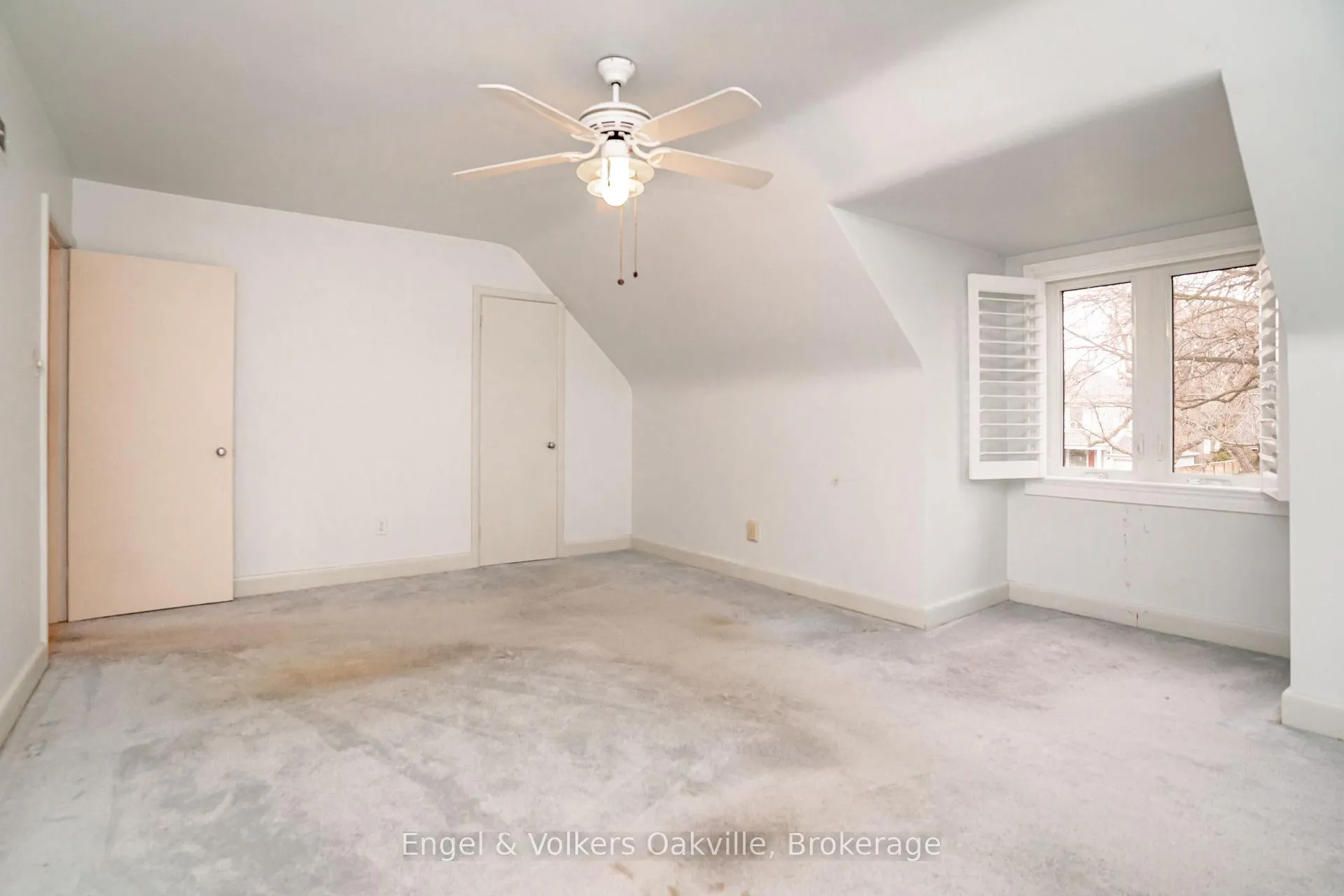 Photo 24 of 98 Prince Edward Drive S, Etobicoke, Stonegate-Queensway — HOMEH