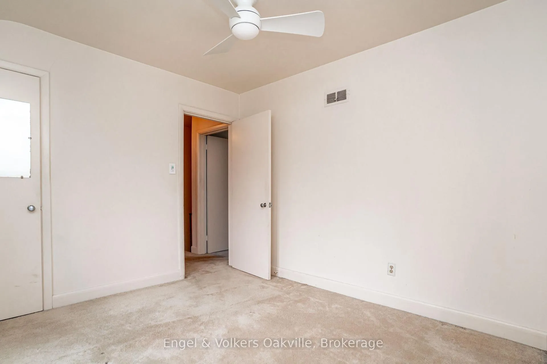Photo 26 of 98 Prince Edward Drive S, Etobicoke, Stonegate-Queensway — HOMEH
