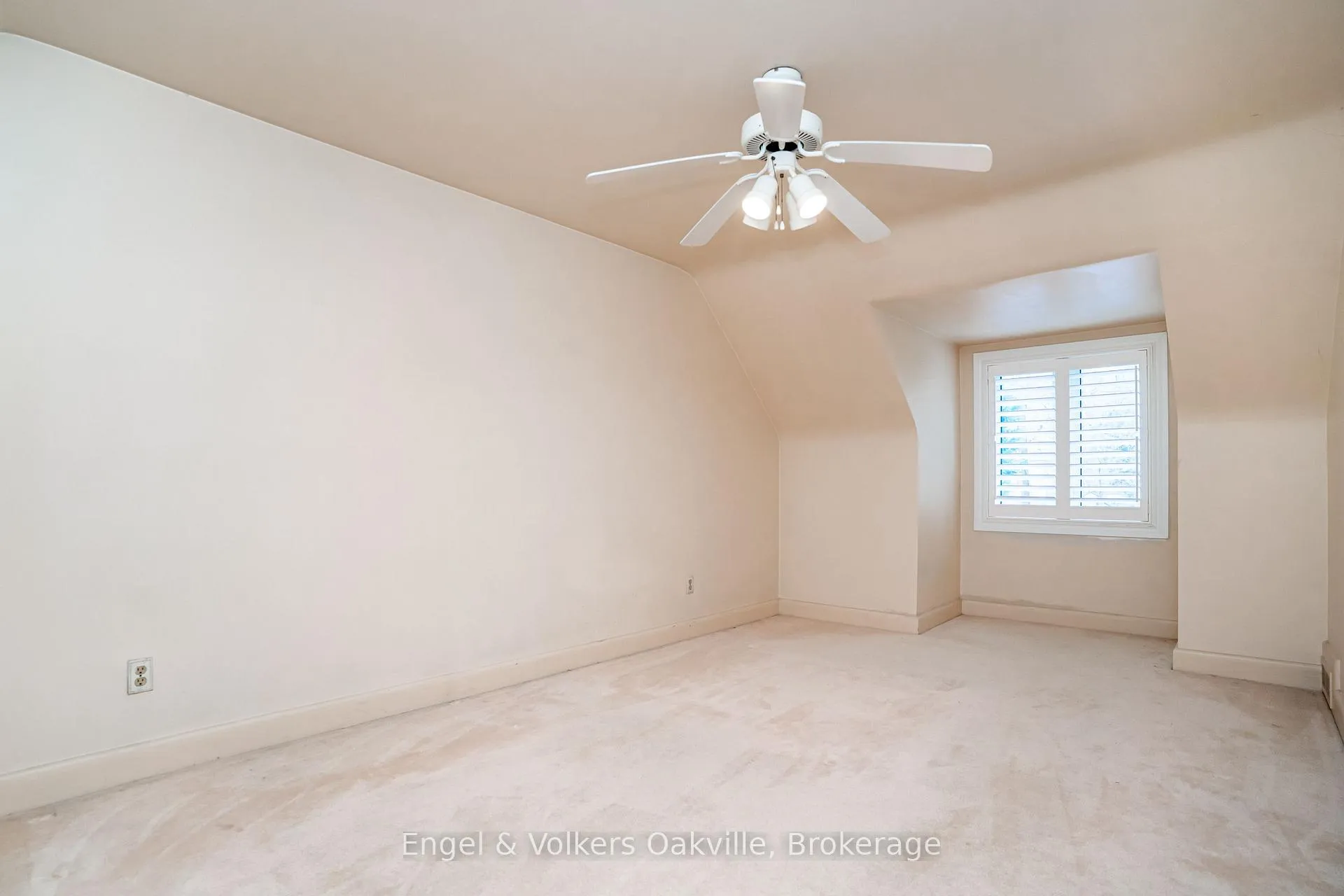 Photo 27 of 98 Prince Edward Drive S, Etobicoke, Stonegate-Queensway — HOMEH
