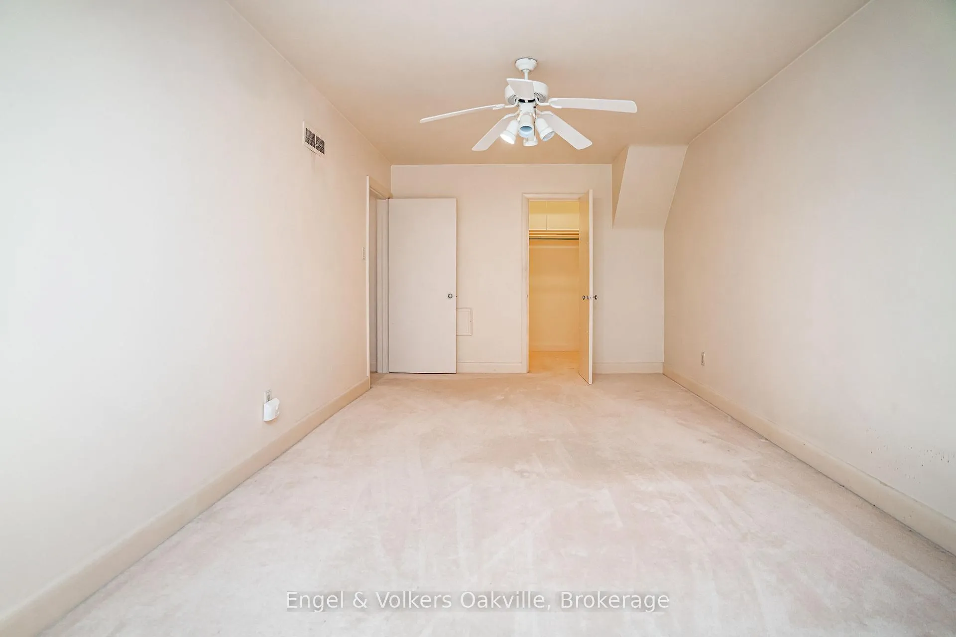 Photo 28 of 98 Prince Edward Drive S, Etobicoke, Stonegate-Queensway — HOMEH