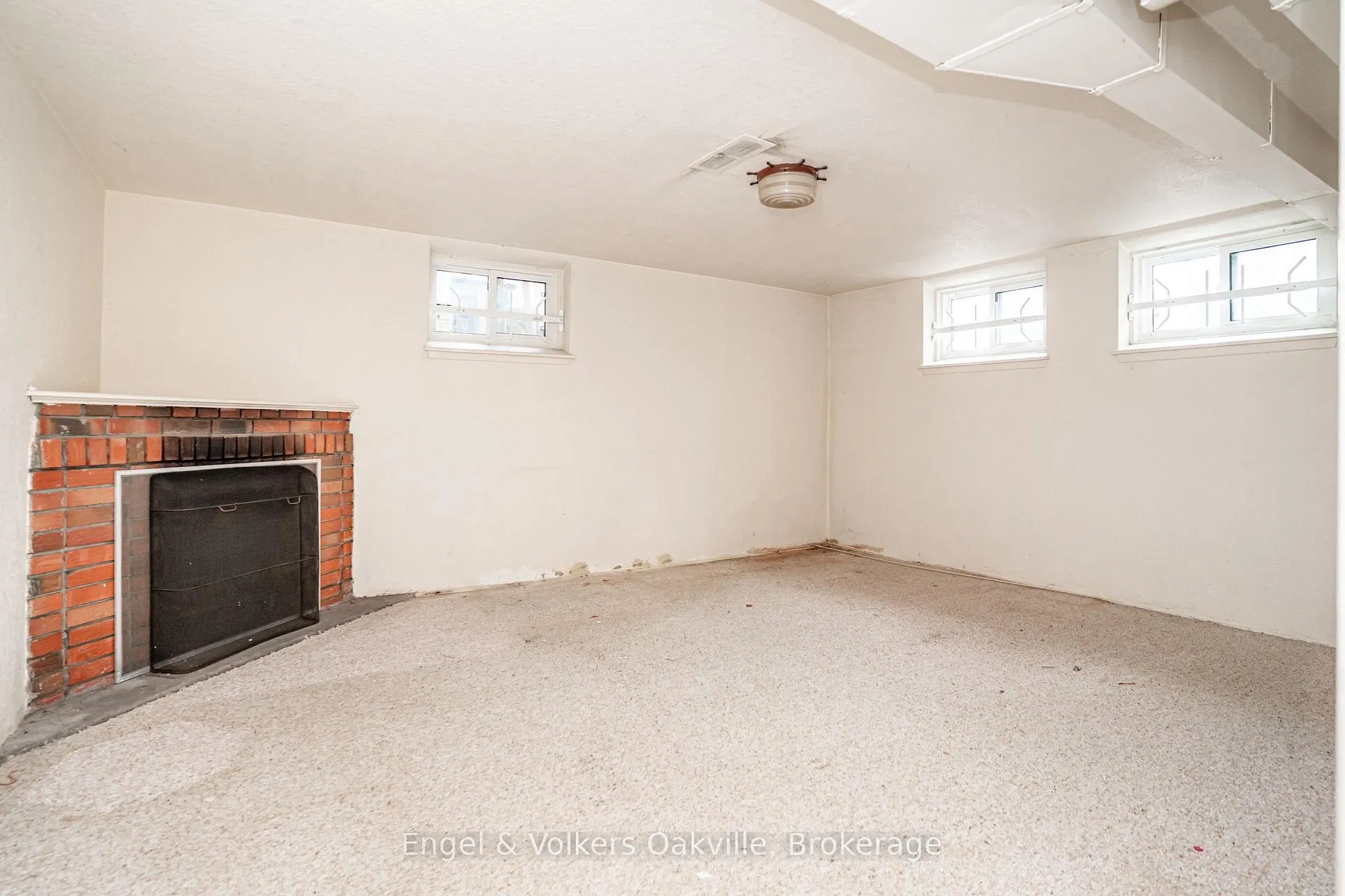 Photo 33 of 98 Prince Edward Drive S, Etobicoke, Stonegate-Queensway — HOMEH