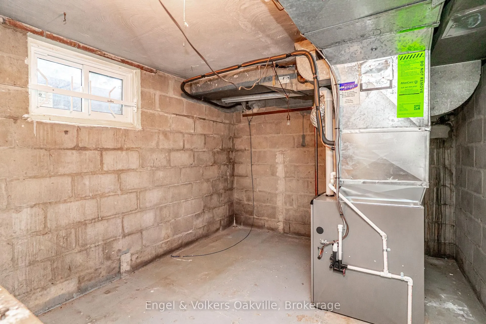 Photo 35 of 98 Prince Edward Drive S, Etobicoke, Stonegate-Queensway — HOMEH