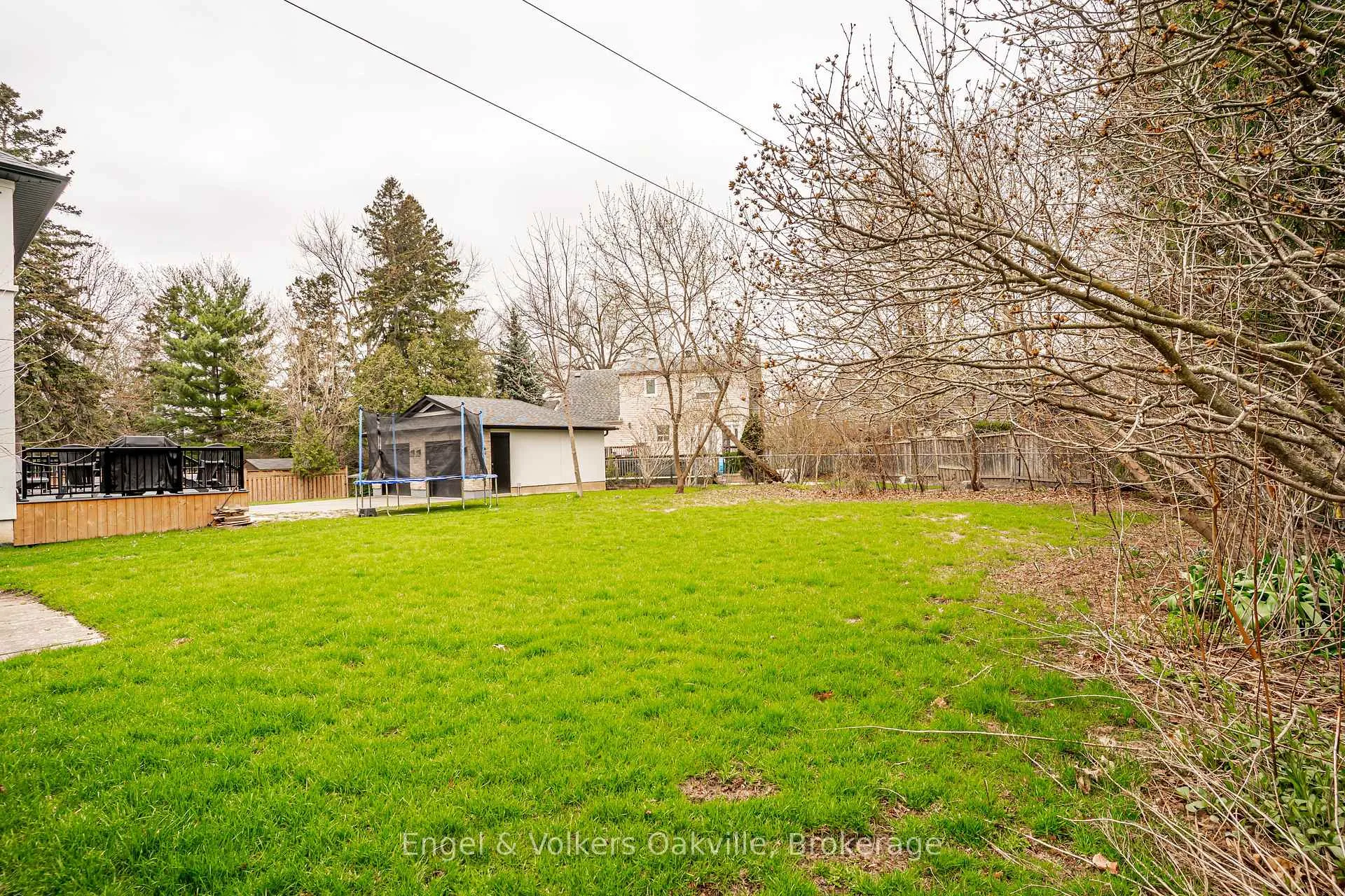 Photo 38 of 98 Prince Edward Drive S, Etobicoke, Stonegate-Queensway — HOMEH