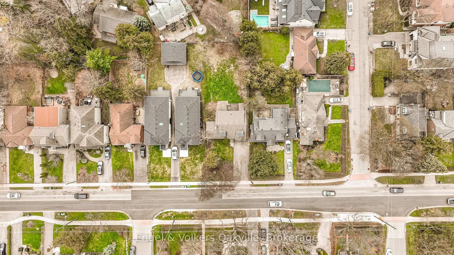 Photo 42 of 98 Prince Edward Drive S, Etobicoke, Stonegate-Queensway — HOMEH