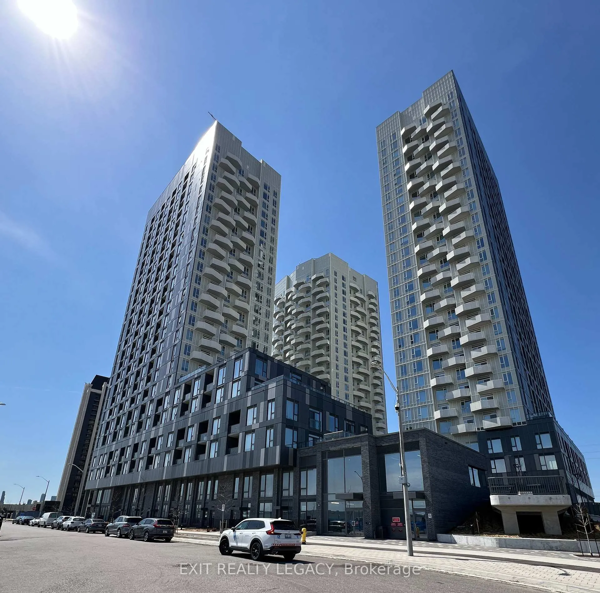 Front of Unit 1608, 474 Caldari Road