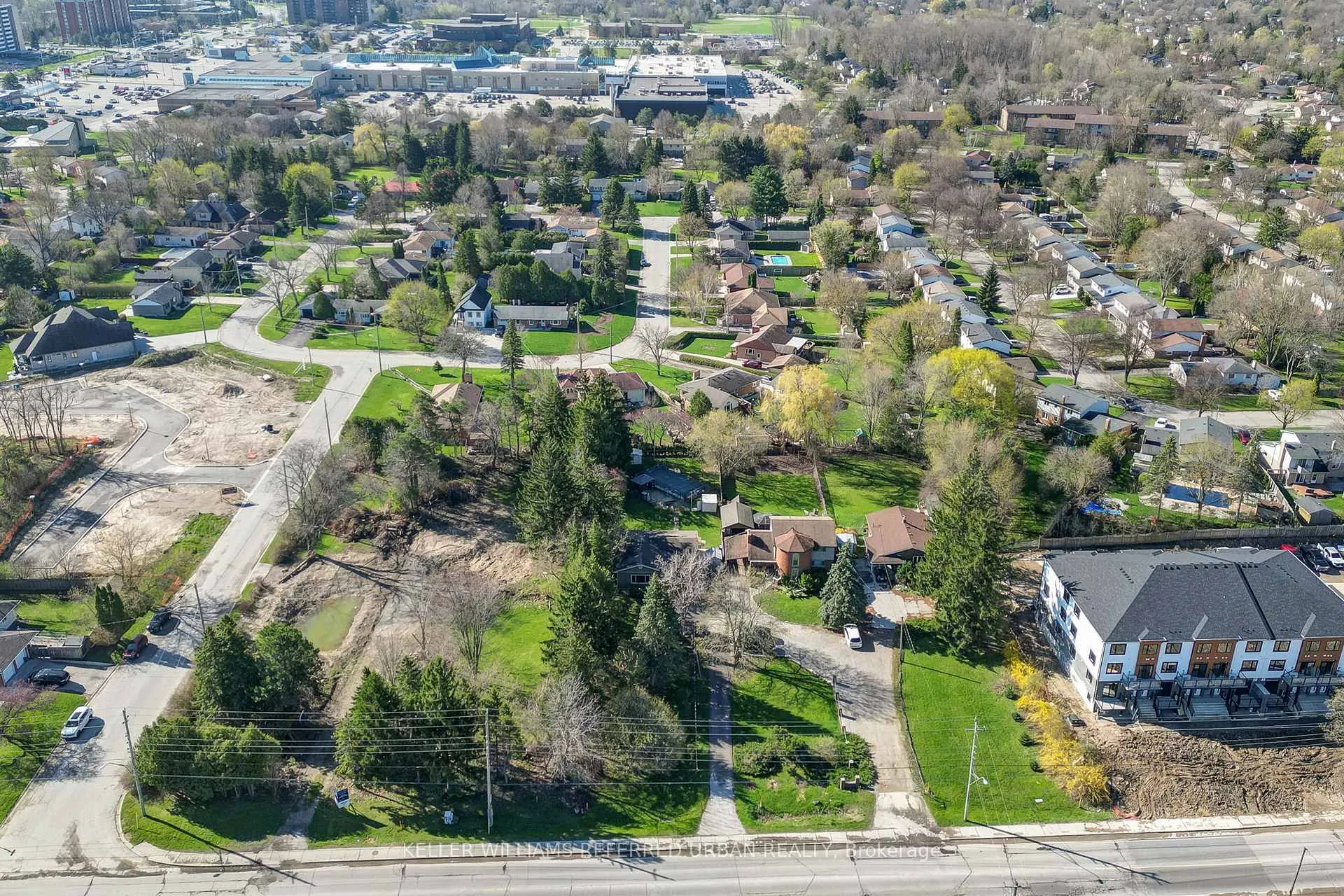 Photo 6 of 610 Commissioners Road W, London, South M — HOMEH