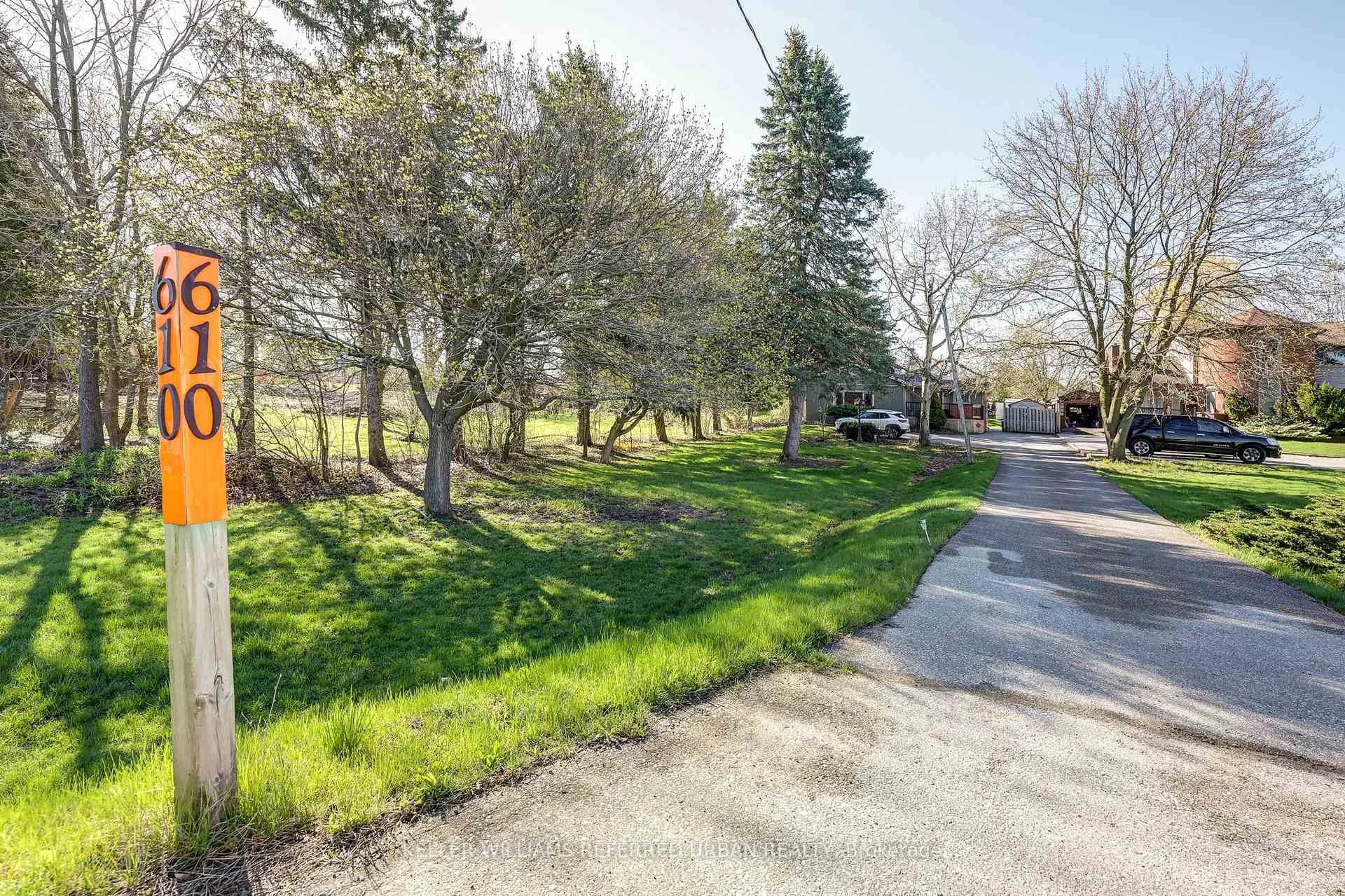 Photo 12 of 610 Commissioners Road W, London, South M — HOMEH