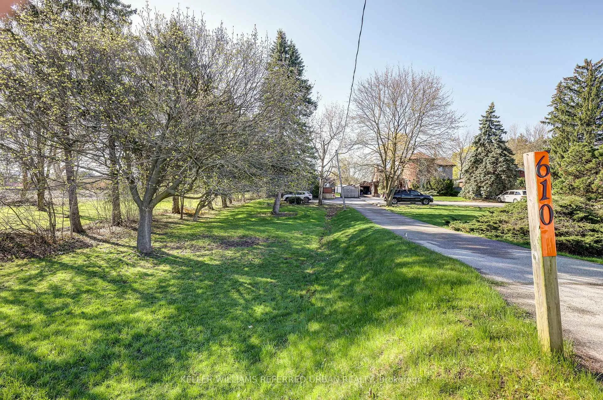 Photo 13 of 610 Commissioners Road W, London, South M — HOMEH