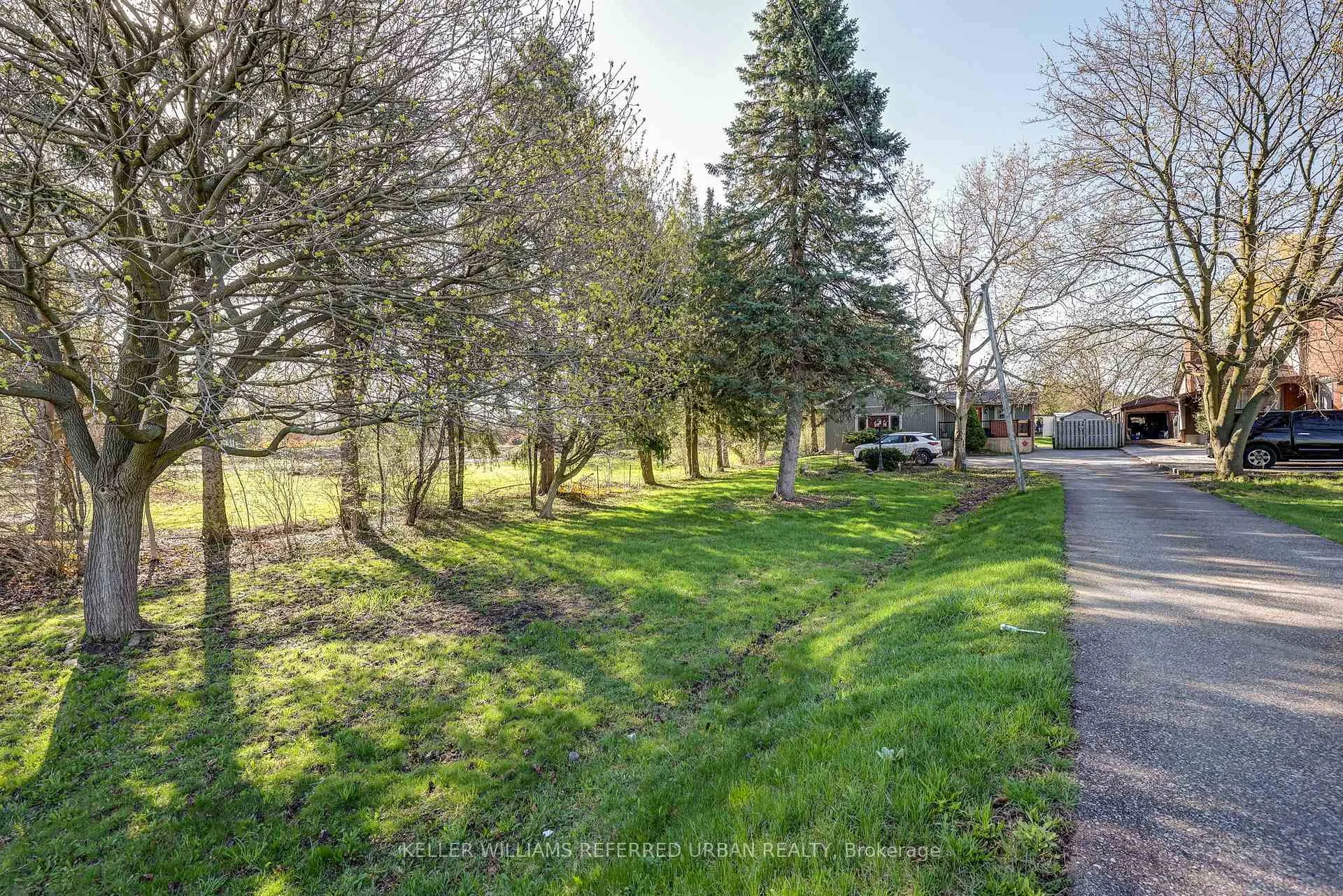 Photo 15 of 610 Commissioners Road W, London, South M — HOMEH
