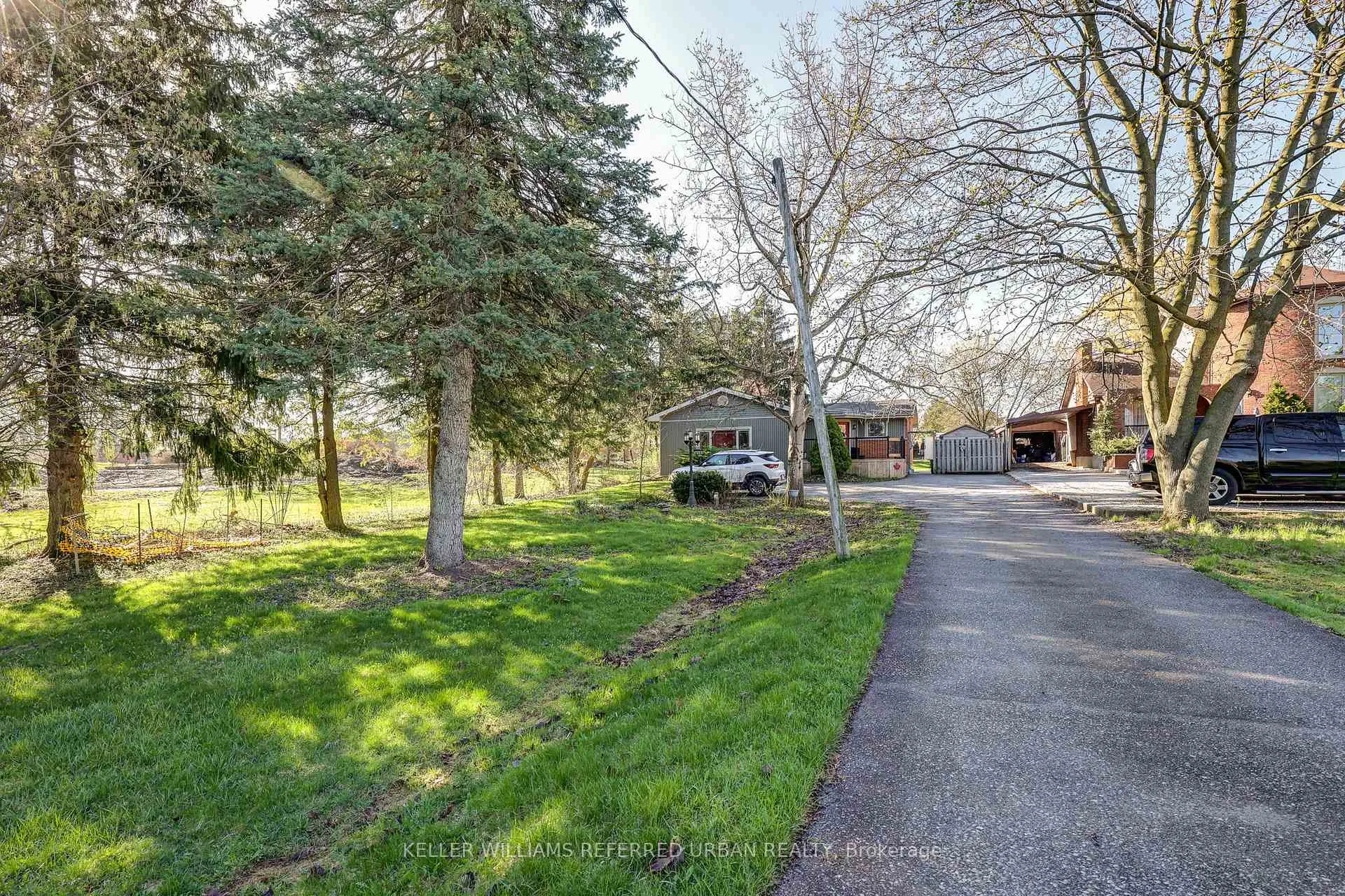 Photo 16 of 610 Commissioners Road W, London, South M — HOMEH