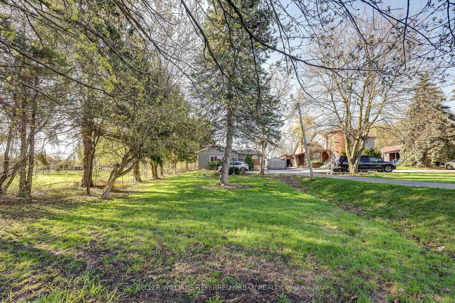 Photo 17 of 610 Commissioners Road W, London, South M — HOMEH