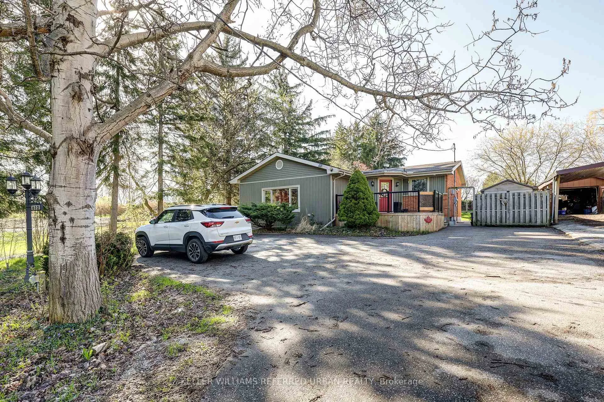 Photo 18 of 610 Commissioners Road W, London, South M — HOMEH