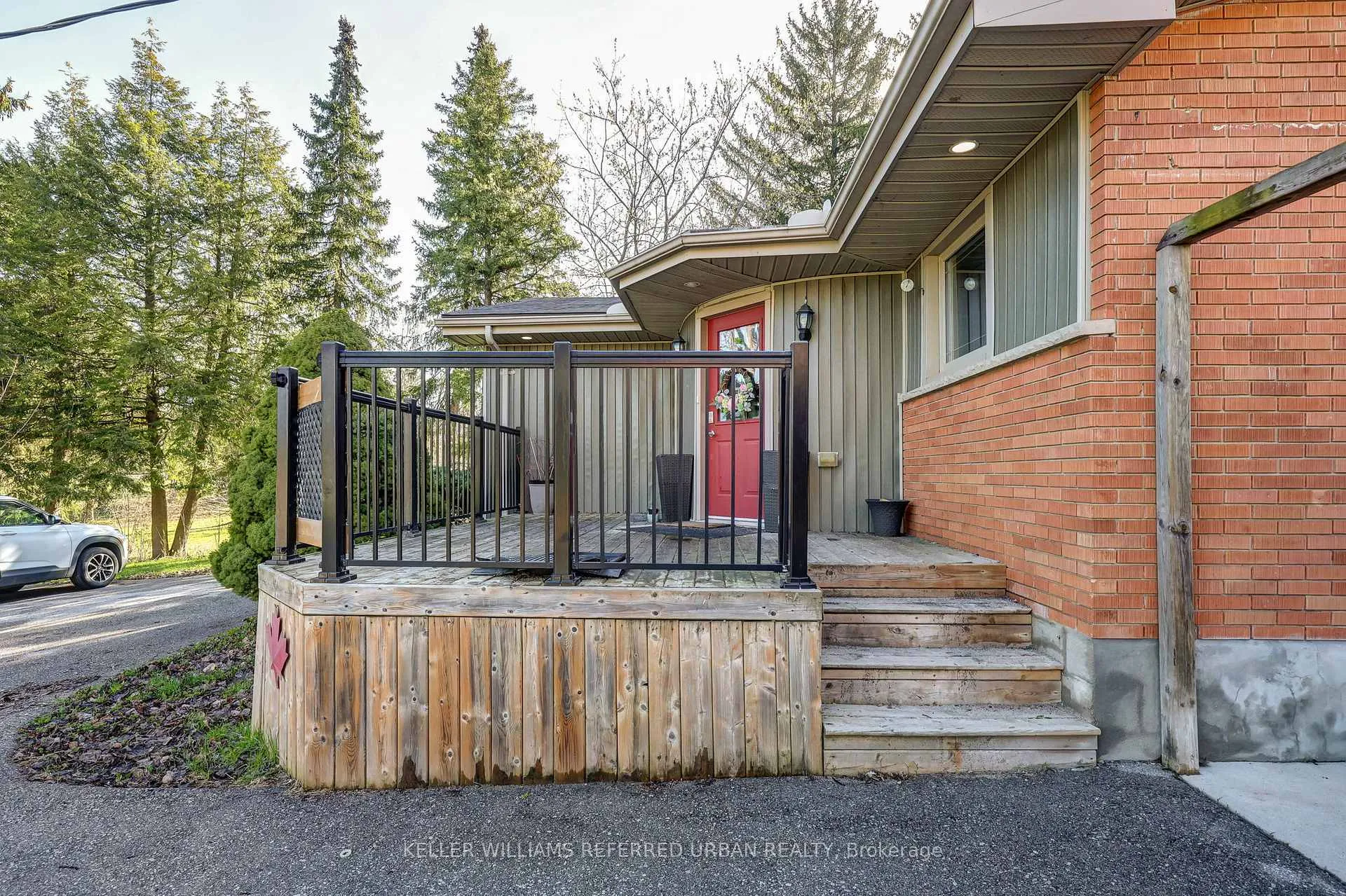 Photo 21 of 610 Commissioners Road W, London, South M — HOMEH