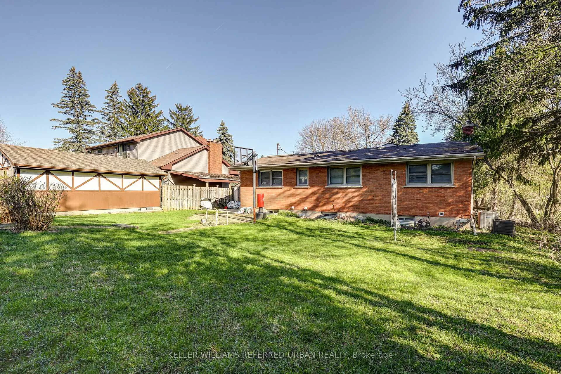 Photo 34 of 610 Commissioners Road W, London, South M — HOMEH