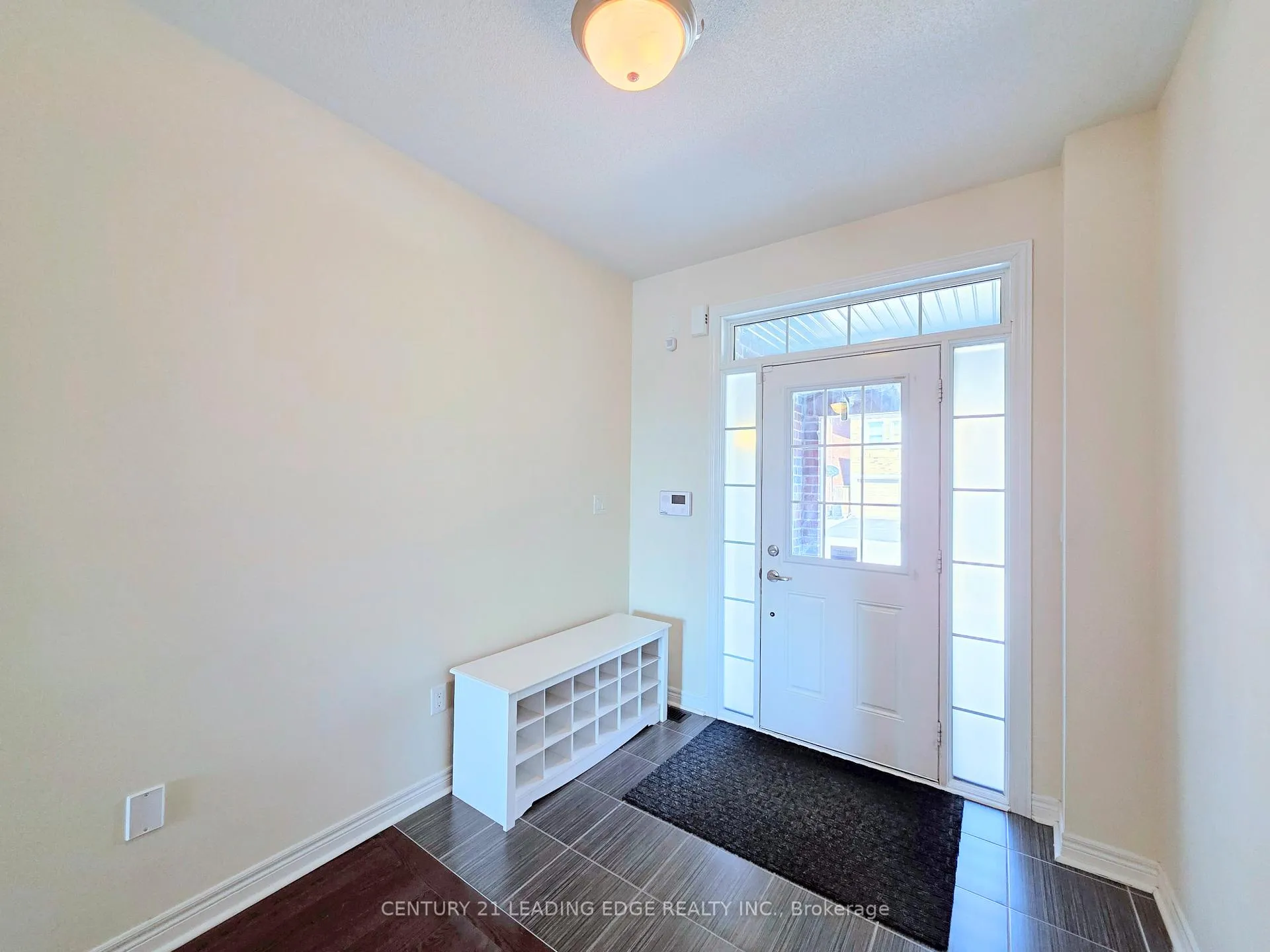 Photo 4 of 91 Staglin Court, Markham, Cathedraltown — HOMEH