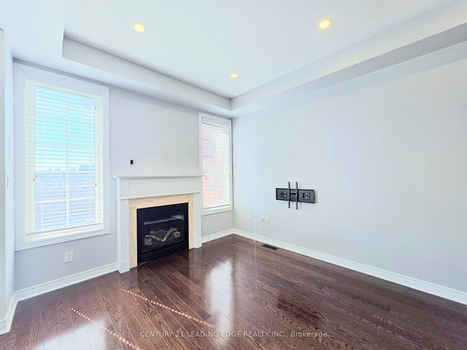Photo 9 of 91 Staglin Court, Markham, Cathedraltown — HOMEH
