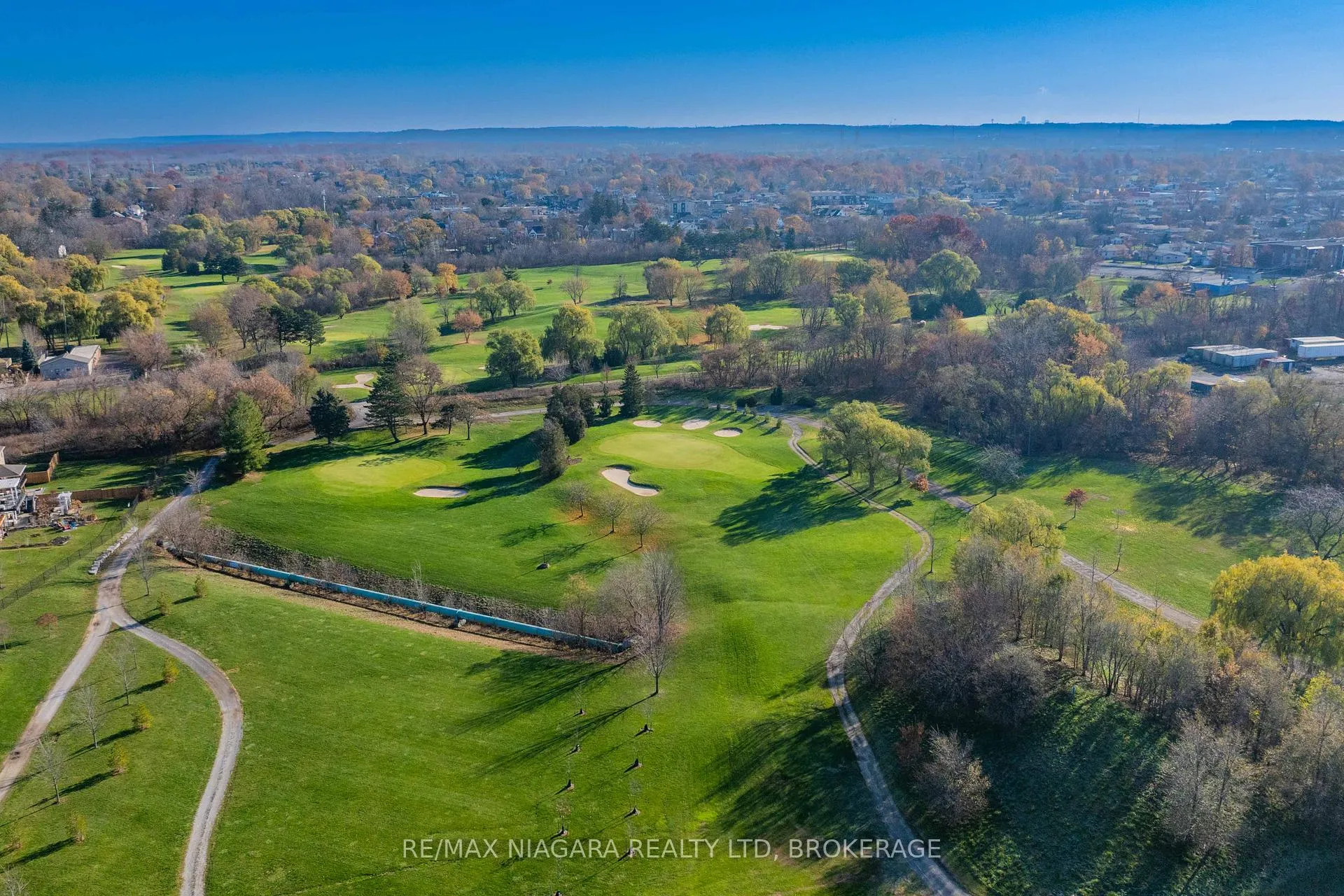 Photo 4 of 26 Ravine Road, St. Catharines, Oakdale — HOMEH