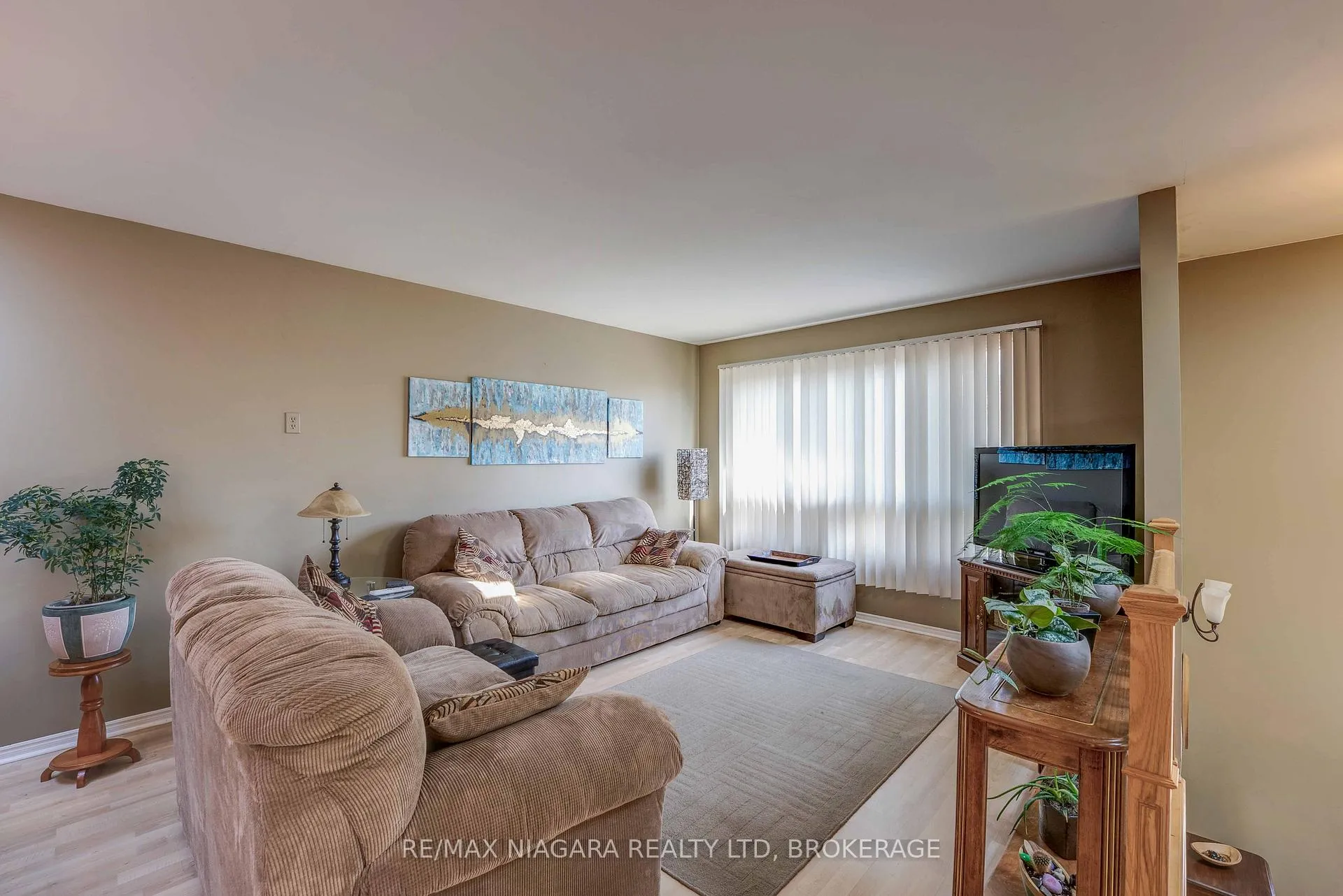 Photo 14 of 26 Ravine Road, St. Catharines, Oakdale — HOMEH