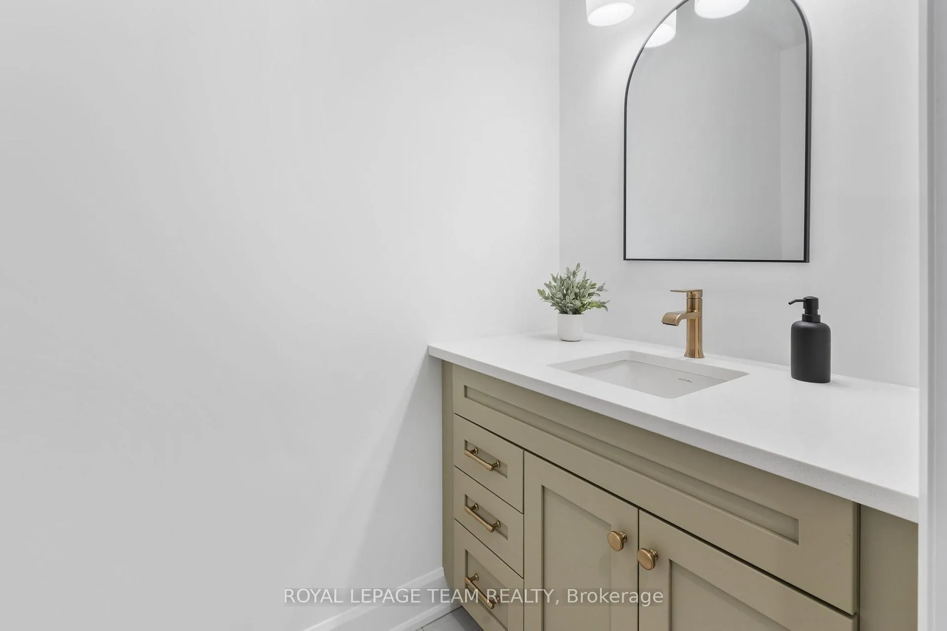Photo 14 of 758 Tailslide Private, Ottawa, Huntley Ward (South East) — HOMEH