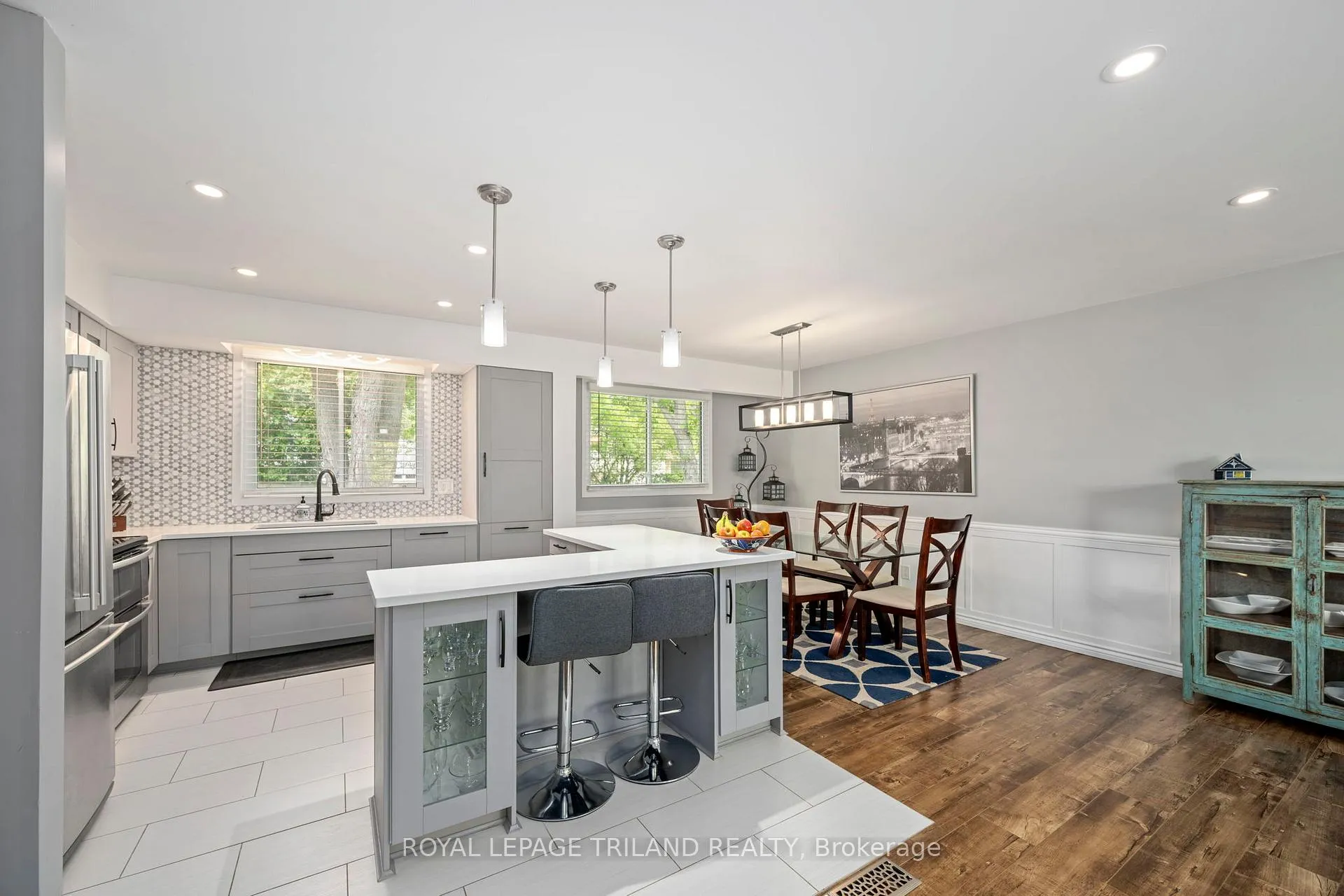 Photo 5 of 93 St Lawrence Boulevard, London, South O — HOMEH